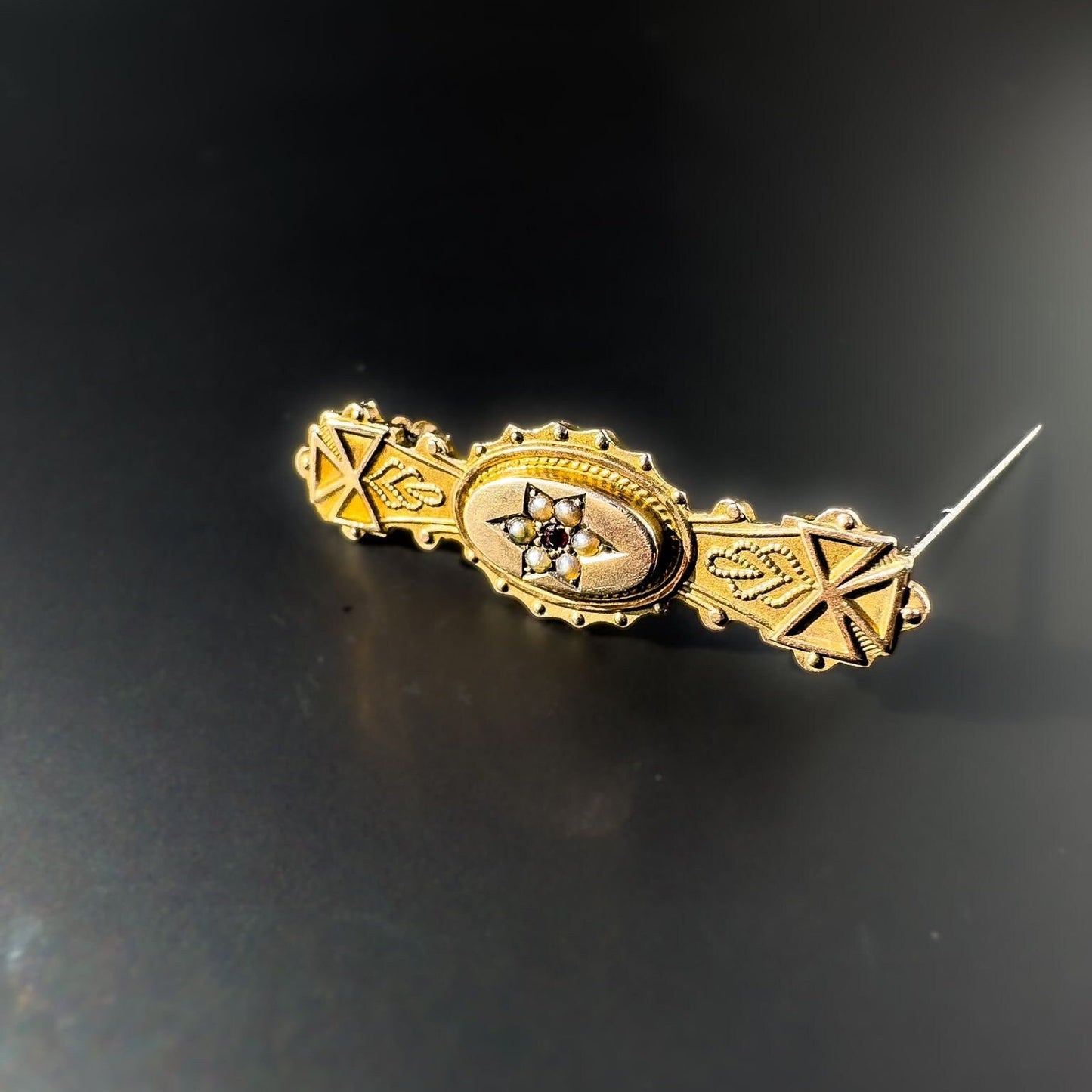 Antique, Victorian, 9ct Yellow Gold, Red Garnet & Seed Pearl Brooch, 1900 English Hallmarks, 39mm X 12mm