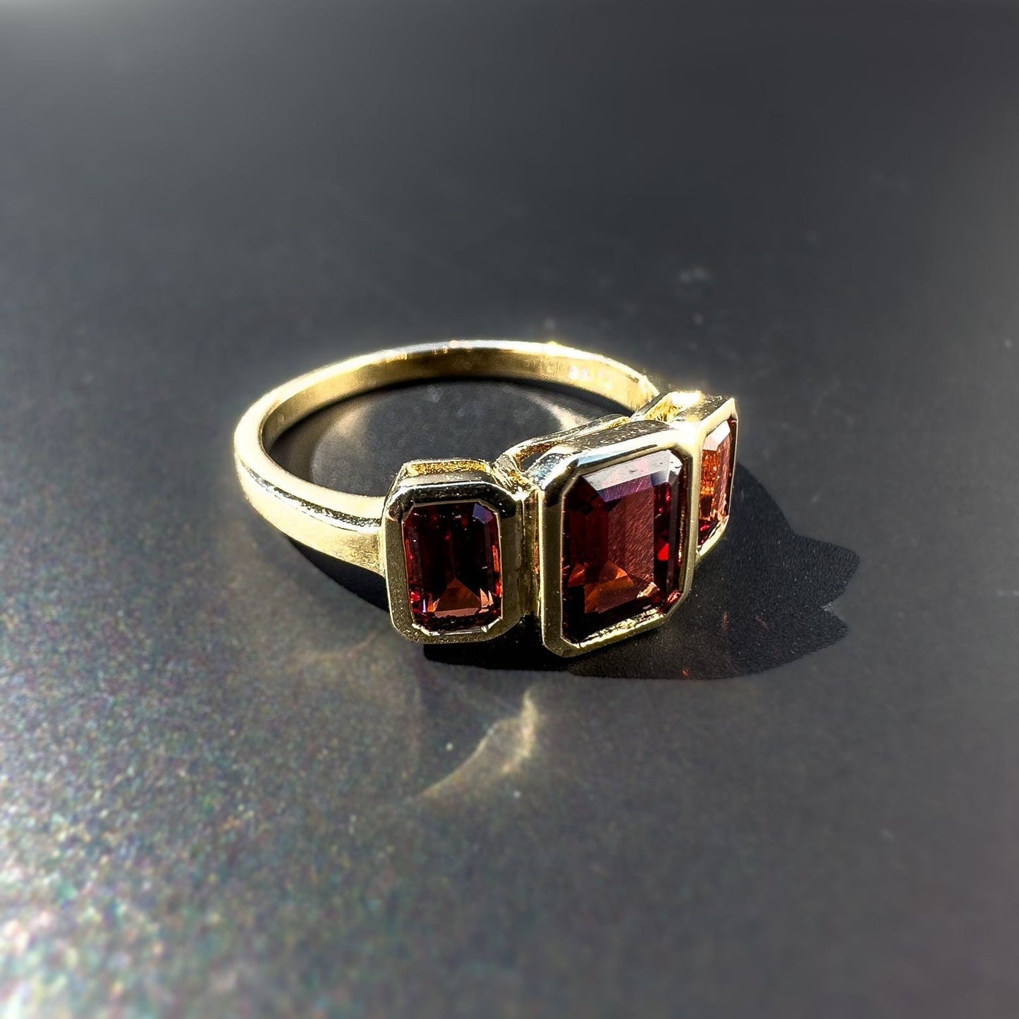 9ct | 9k Gold | Vintage | Art Deco Style | Red Garnet Trilogy Ring | Multi Stone Ring | Statement Ring | Hallmarked |