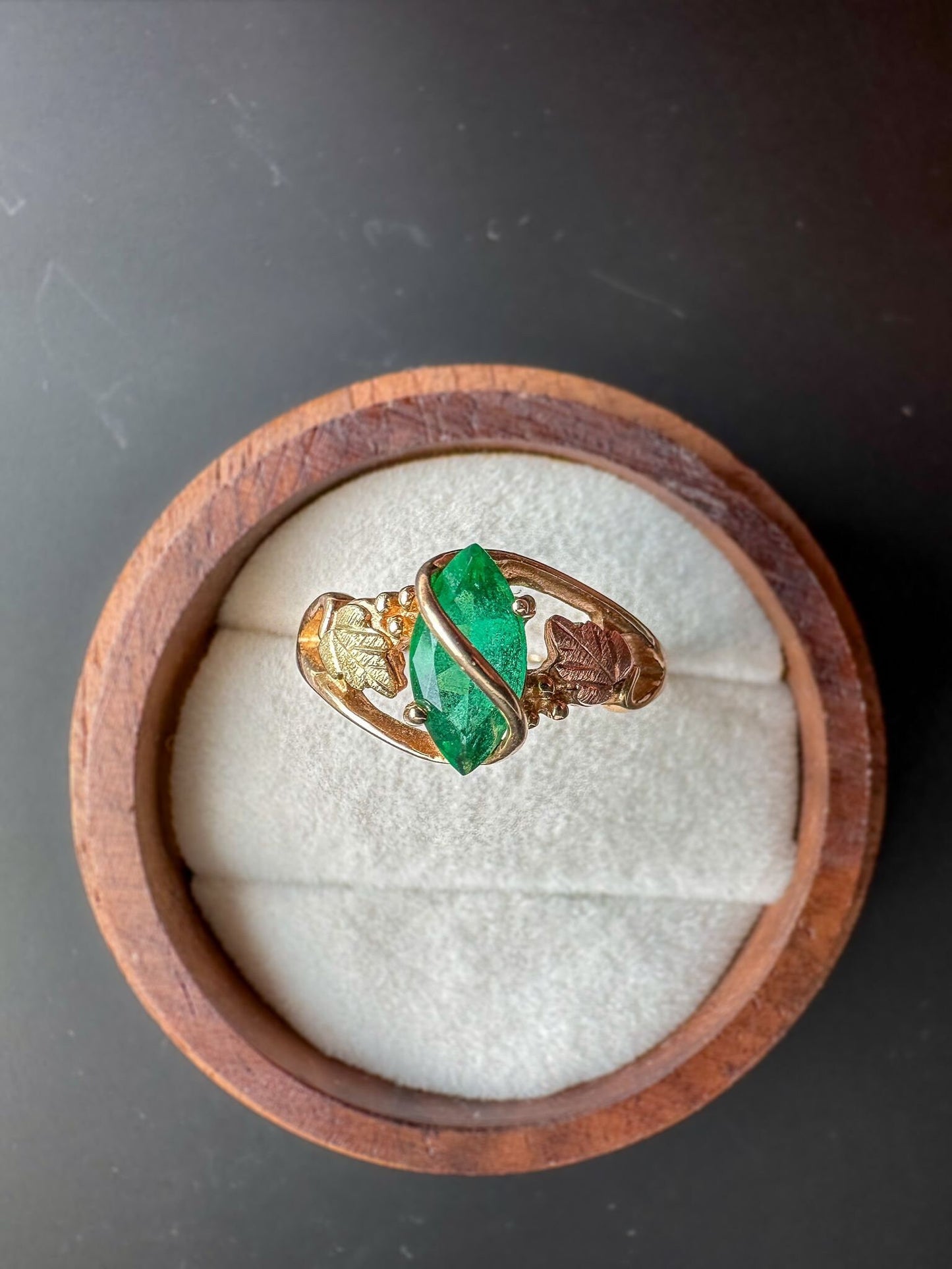 9ct |9K Gold | Vintage | Marquise Emerald Fancy Ivy Foliate Ring | Statement Ring | English Hallmarks |