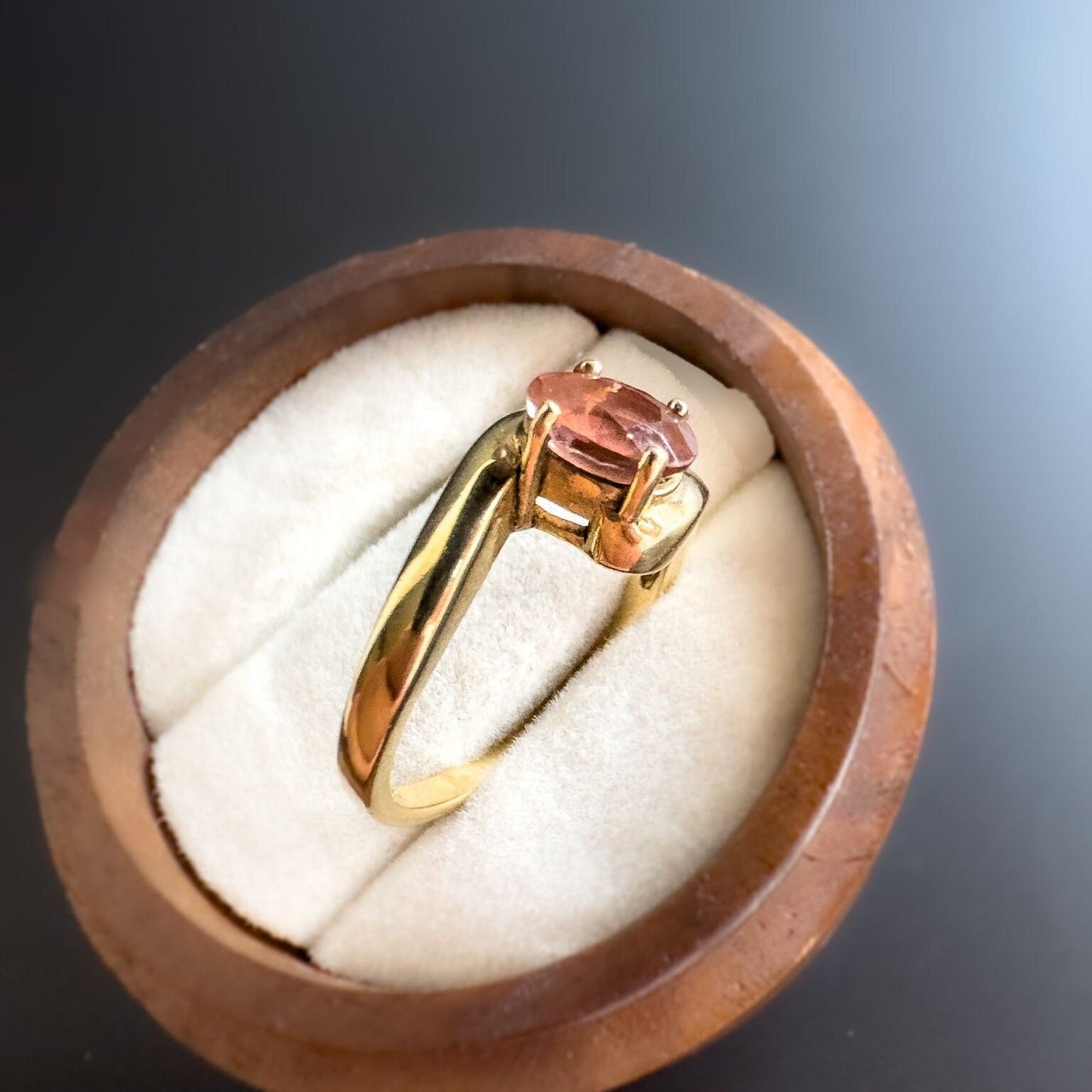 9ct | 9k Gold | Vintage | Pink Oval Tourmaline Crossover Twist Ring | Statement Ring | English Hallmarks |