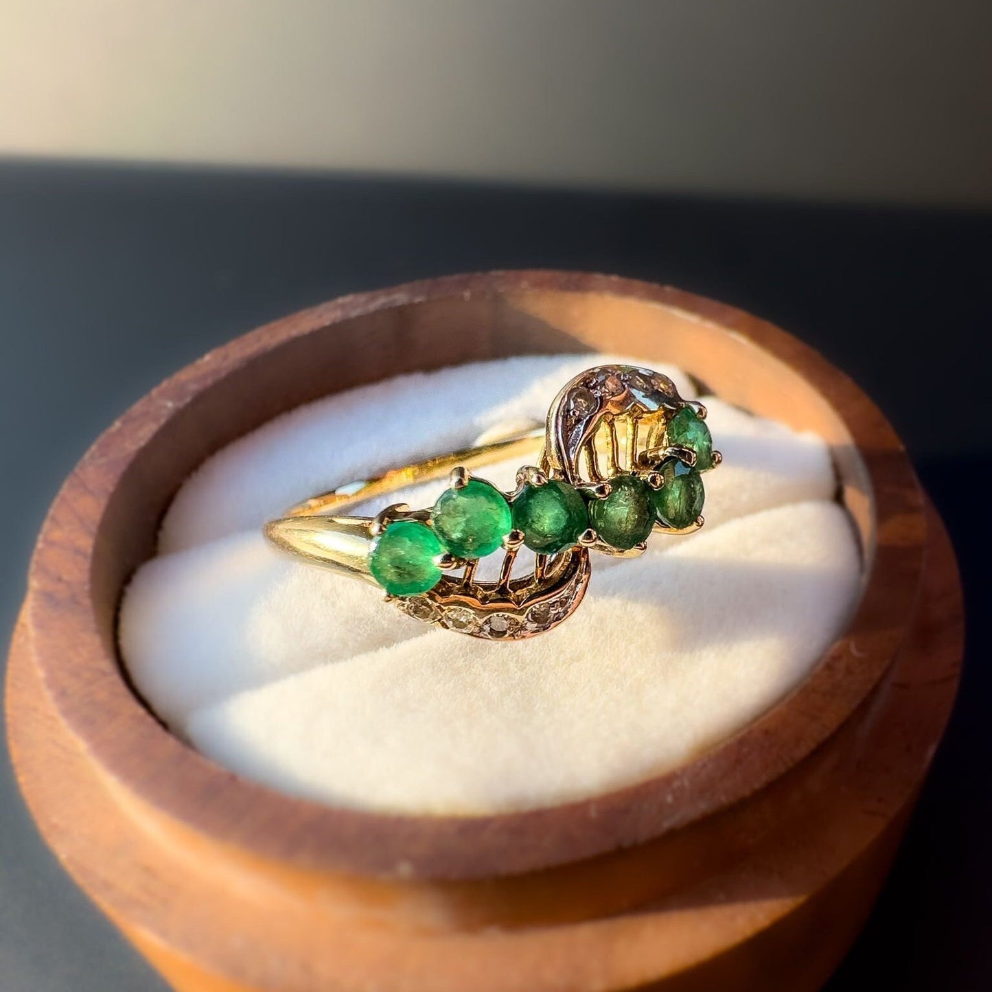 9ct | 9k Gold | Vintage | Emerald & Diamond Crossover Ring | Multi Stone RIng | English Hallmarks |