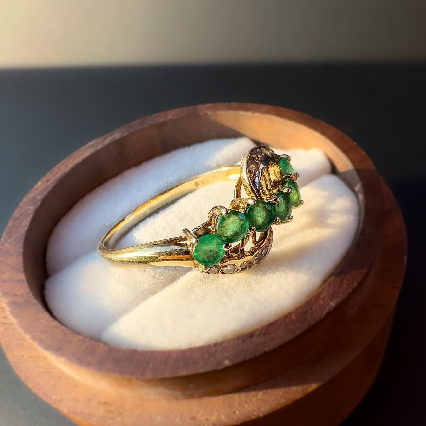 9ct | 9k Gold | Vintage | Emerald & Diamond Crossover Ring | Multi Stone RIng | English Hallmarks |