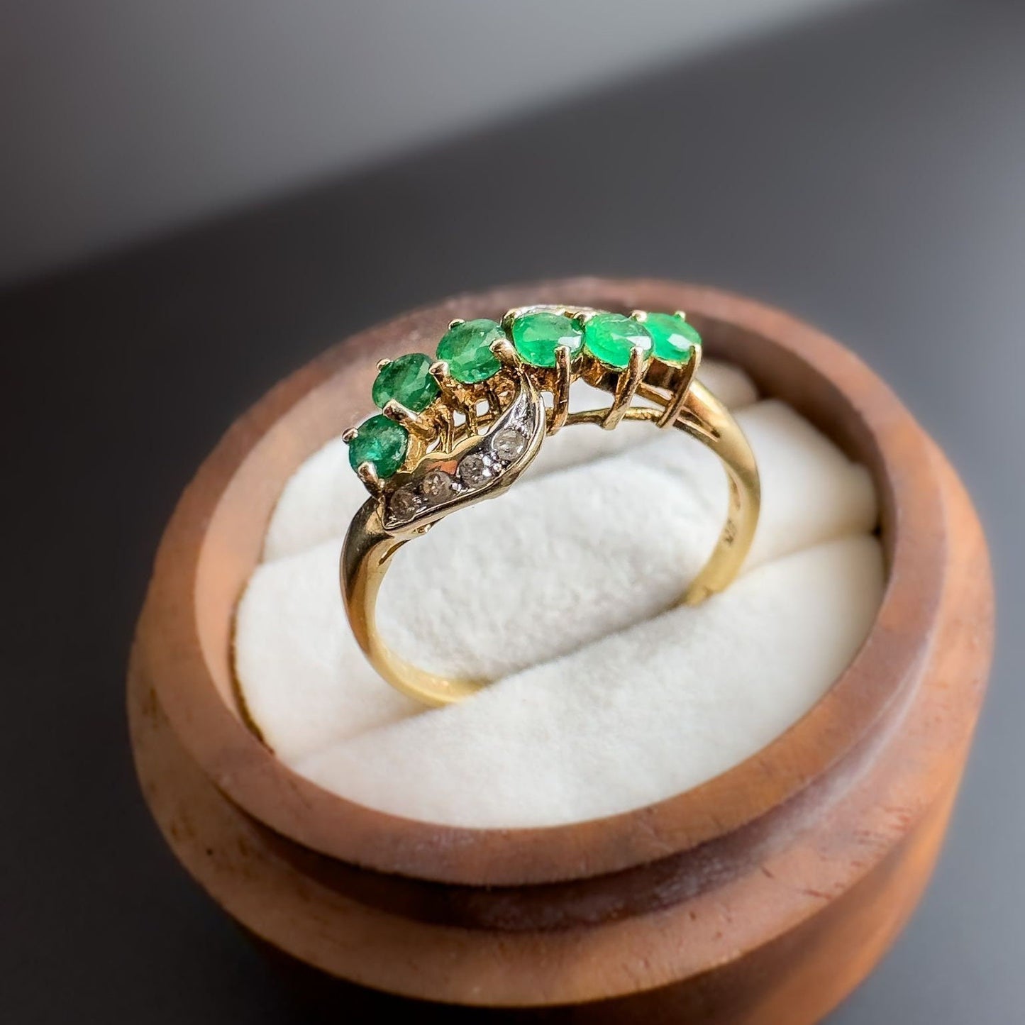 9ct | 9k Gold | Vintage | Emerald & Diamond Crossover Ring | Multi Stone RIng | English Hallmarks |