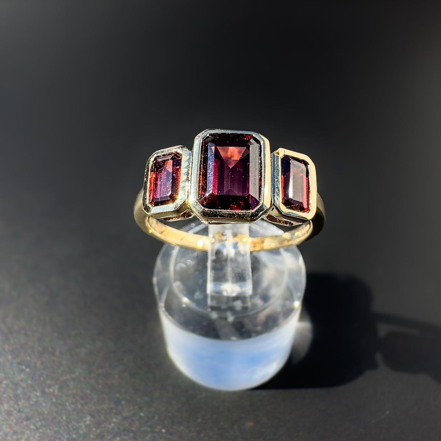 9ct | 9k Gold | Vintage | Art Deco Style | Red Garnet Trilogy Ring | Multi Stone Ring | Statement Ring | Hallmarked |