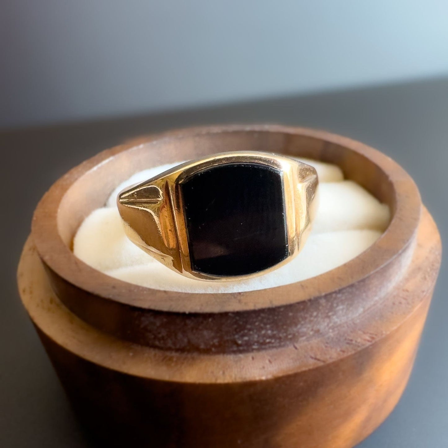 9ct | 9k Gold | Vintage | Heavy Gents | Black Onyx Ring | Signet Ring | London Hallmarks 1960s | UK Size T 1/2