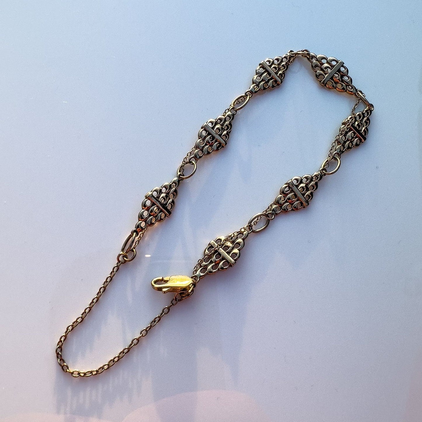 9ct | 9k Solid Gold | Vintage | Diamond Shaped Link Bracelet With Weaving Fine Link Chain | English Hallmarks |