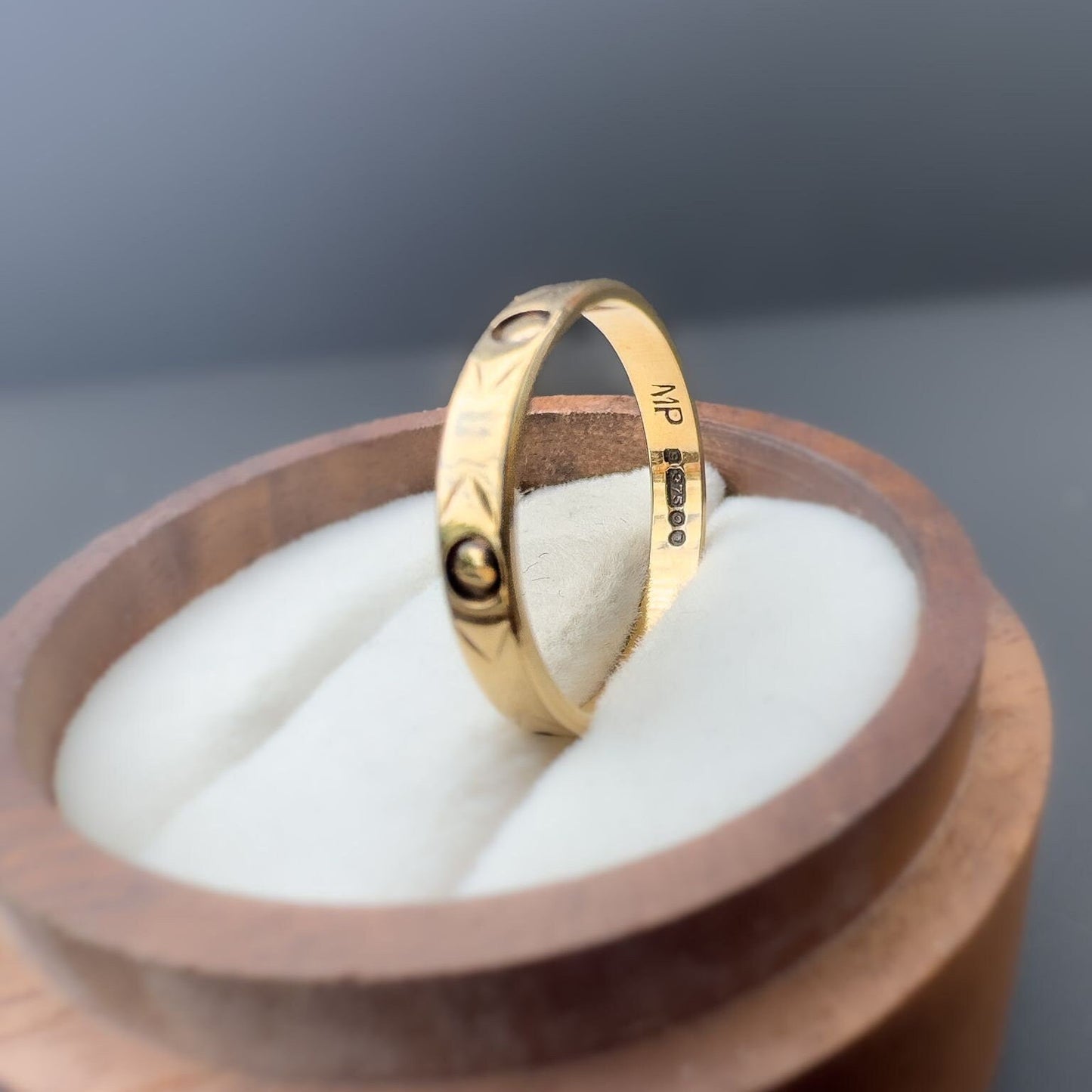 9ct | 9k Yellow Gold | 60s Vintage | Patterened Band Ring | Stacking Bands | Wedding Bands | English Hallmarks |