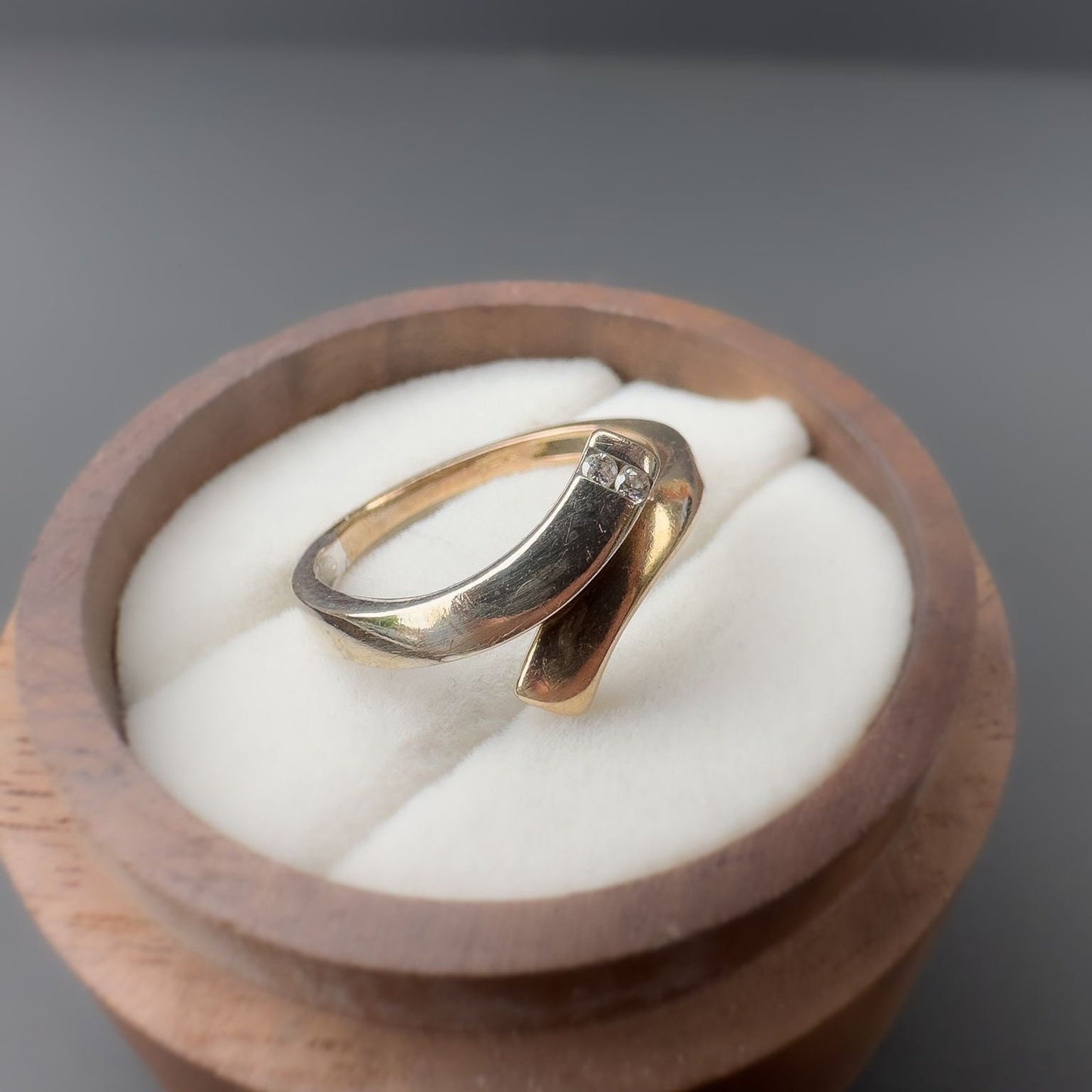 9ct | 9k Gold | Vintage Bi Coloured Gold Diamond Twist Crossover Band Ring | Stackable Rings | Hallmarked |