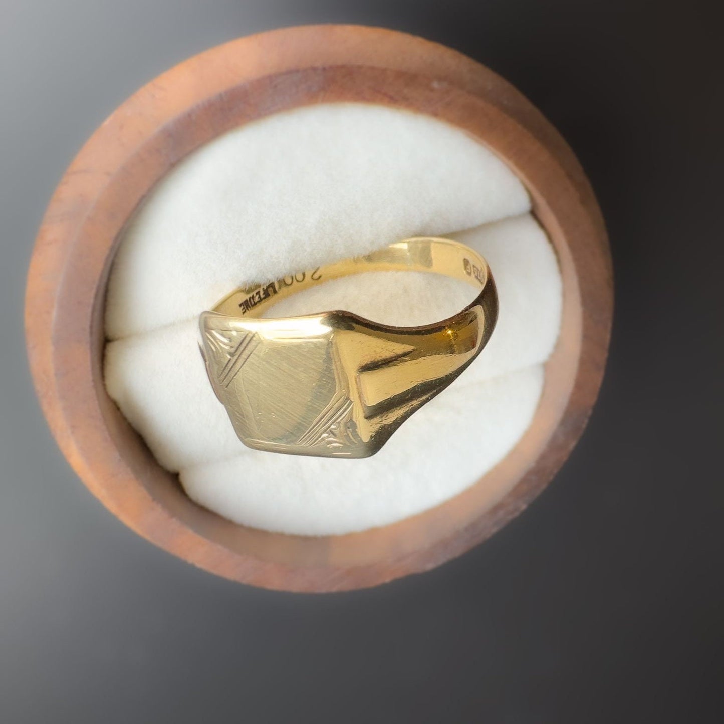 50s | Vintage | 9ct | 9k Yellow Gold | Patterned Solid Gold Signet Ring | Band Ring | Chester Hallmarks |