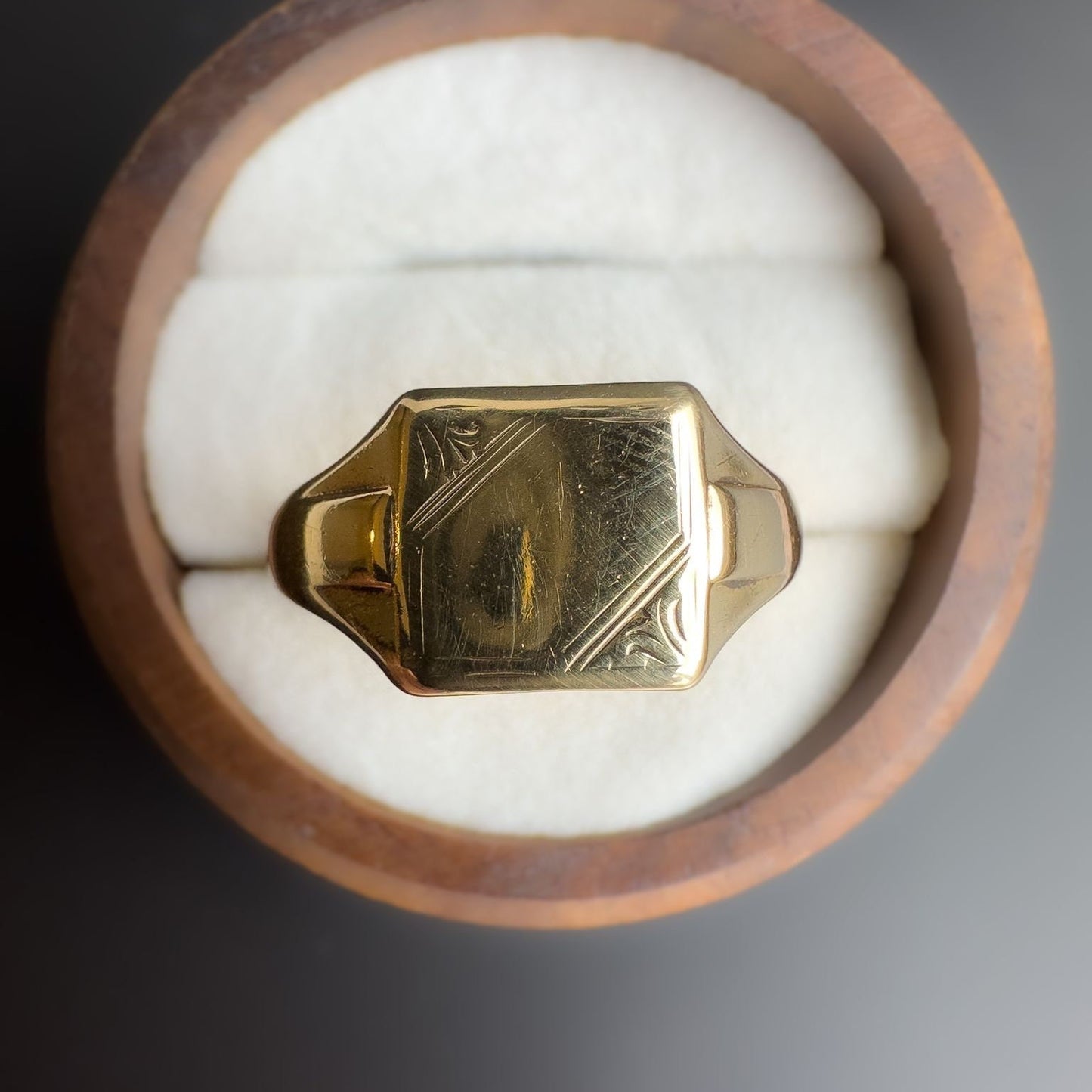 50s | Vintage | 9ct | 9k Yellow Gold | Patterned Solid Gold Signet Ring | Band Ring | Chester Hallmarks |