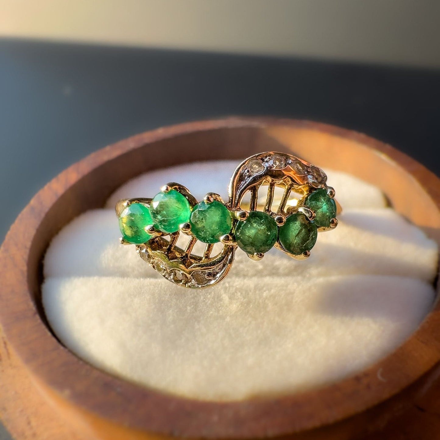 9ct | 9k Gold | Vintage | Emerald & Diamond Crossover Ring | Multi Stone RIng | English Hallmarks |