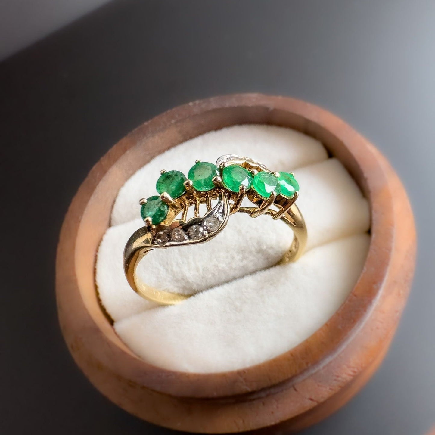 9ct | 9k Gold | Vintage | Emerald & Diamond Crossover Ring | Multi Stone RIng | English Hallmarks |