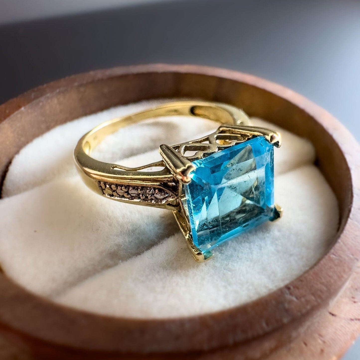 9ct | 9k Gold | Vintage |Princess Cut Topaz & Diamond Ring | Statement Ring | English Hallmarks |