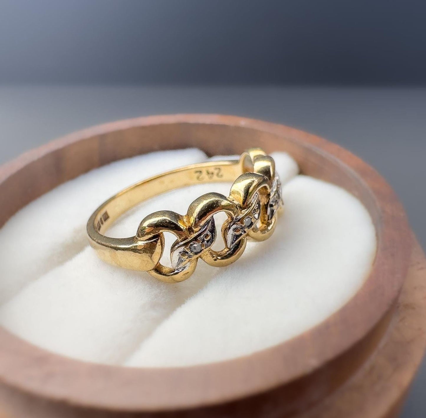 Vintage 9ct | 9k solid gold diamond knot ring | Band Ring | chain link ring | English Hallmarks | London 1993 |
