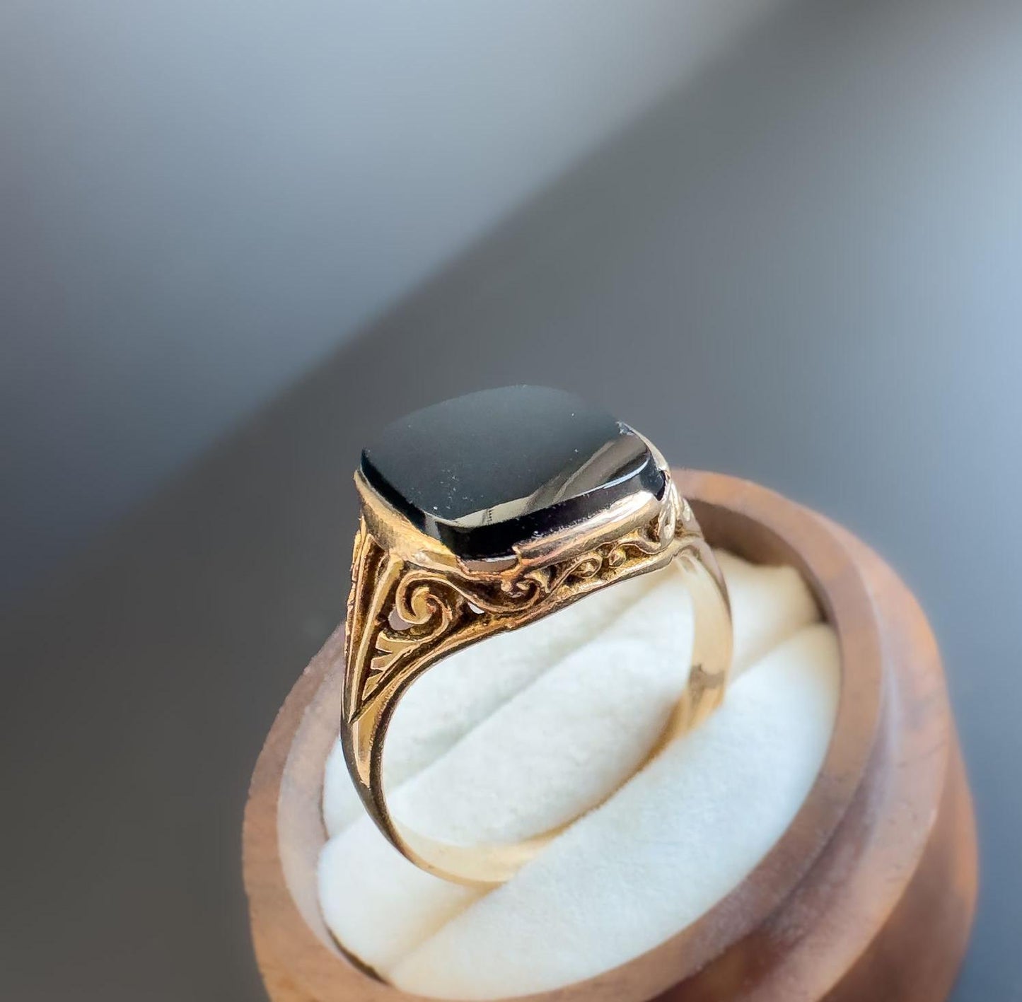 9ct Gold | Vintage | Signet Ring | Onyx Stone | Classic Ring | Yellow Gold Signet Ring | Unisex Signet Ring |