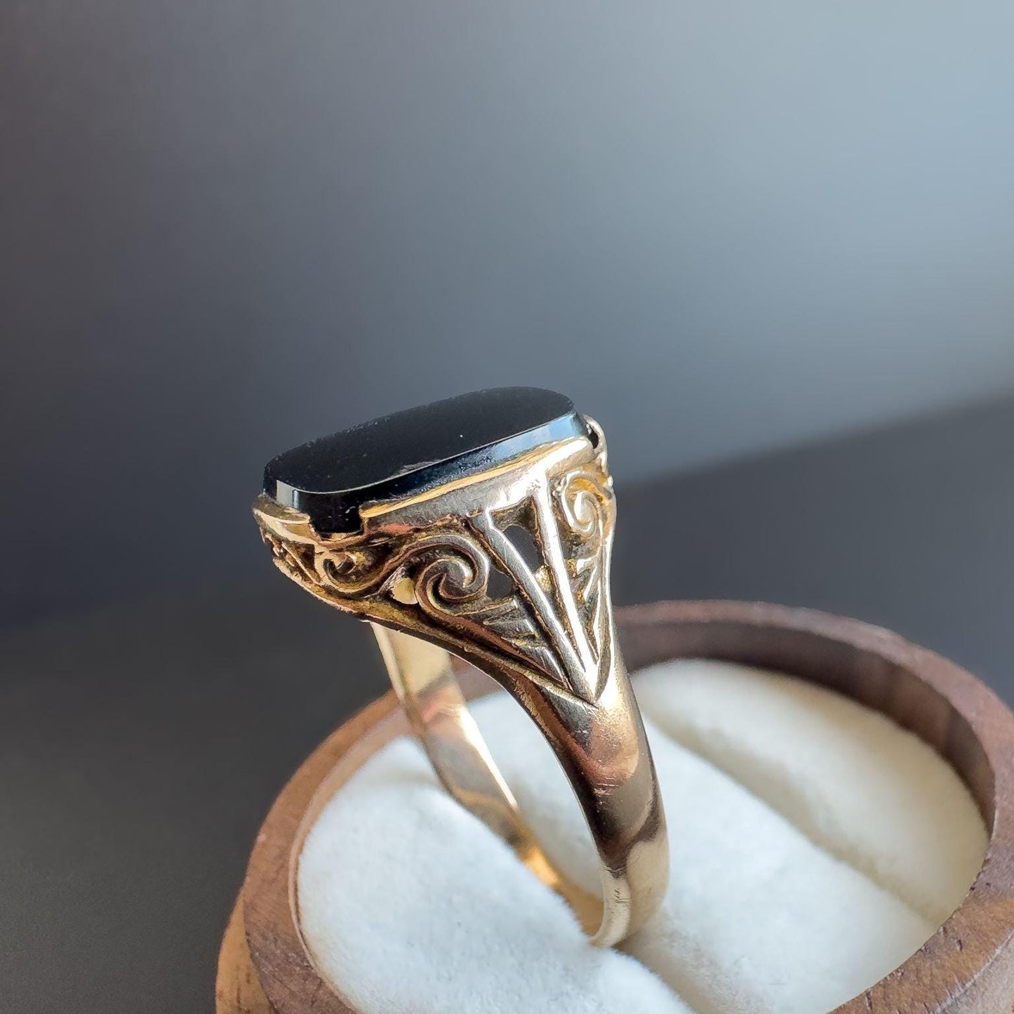 9ct Gold | Vintage | Signet Ring | Onyx Stone | Classic Ring | Yellow Gold Signet Ring | Unisex Signet Ring |