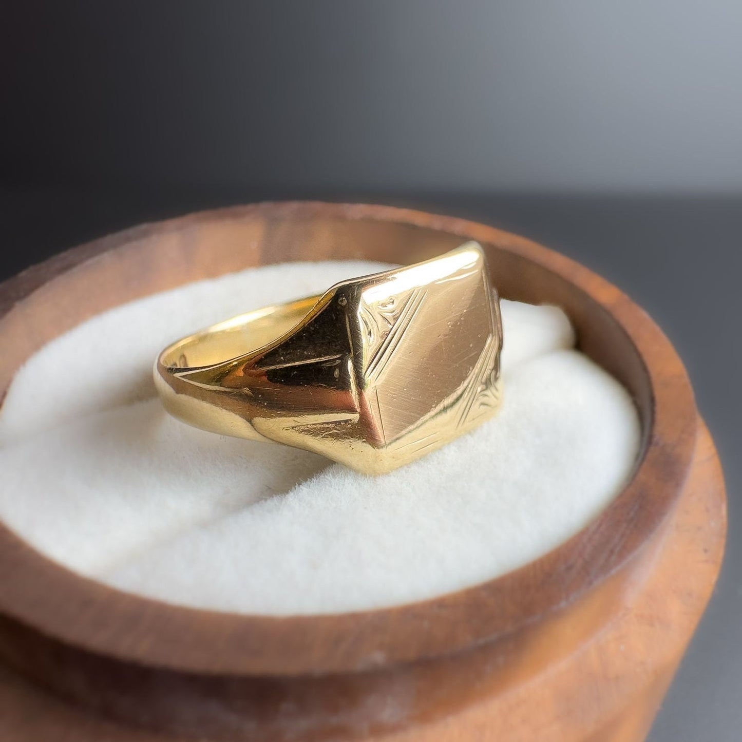 50s | Vintage | 9ct | 9k Yellow Gold | Patterned Solid Gold Signet Ring | Band Ring | Chester Hallmarks |