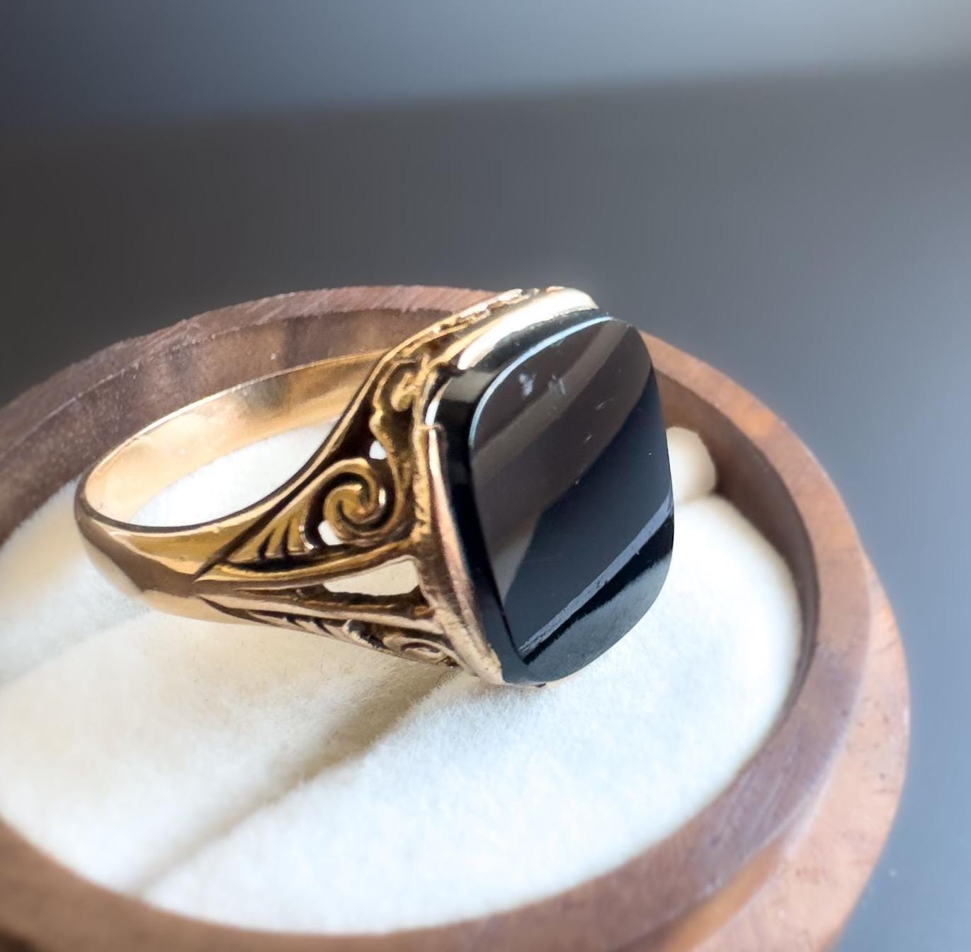 9ct Gold | Vintage | Signet Ring | Onyx Stone | Classic Ring | Yellow Gold Signet Ring | Unisex Signet Ring |
