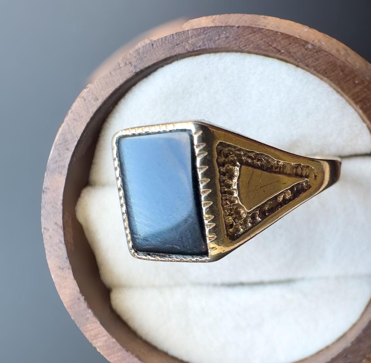 9ct Gold | Signet Ring | Onyx Gemstone | Vintage Signet Ring | English Hallmarks | 1970s | Black Onyx Signet | London Hallmarks |