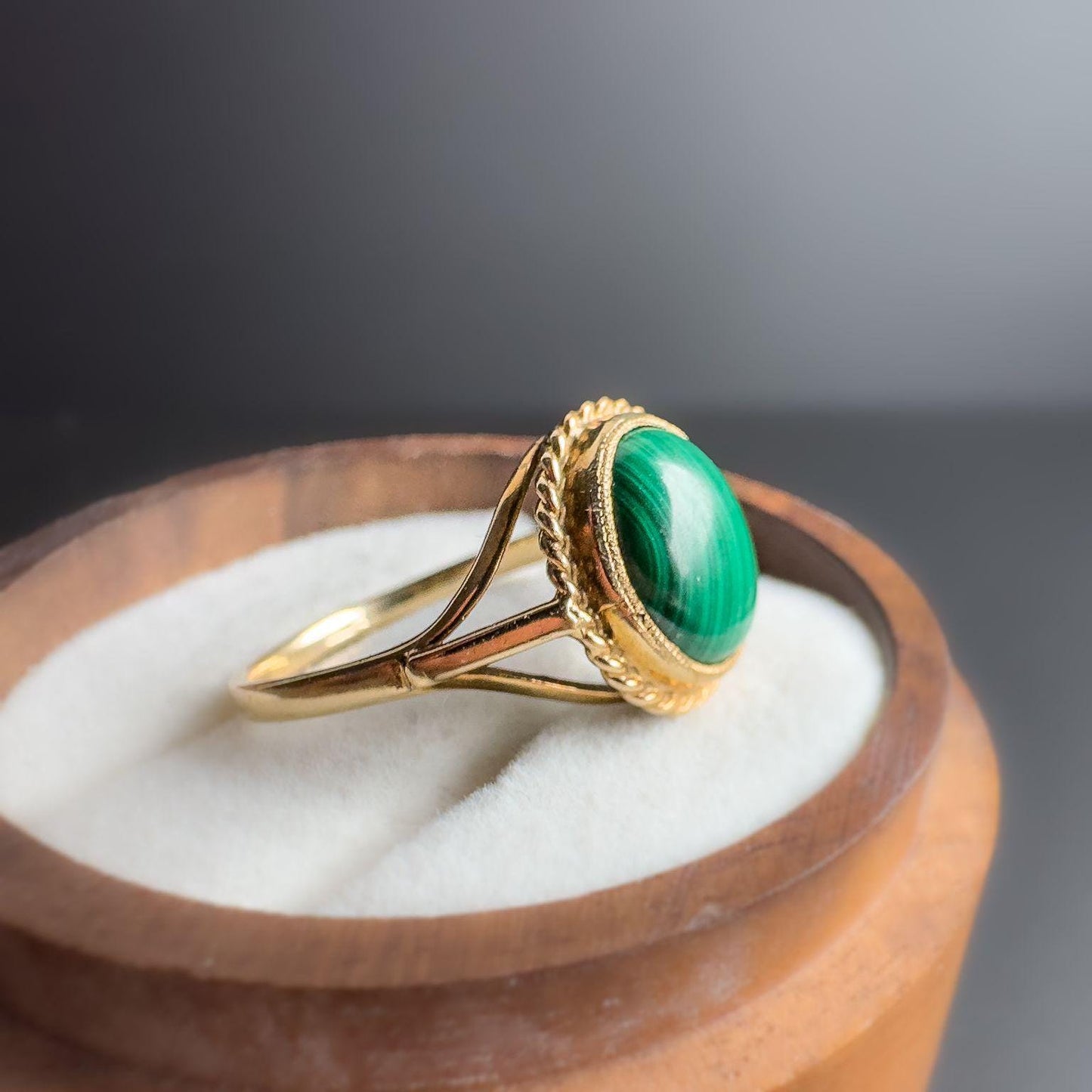 9ct | 9k Gold | Vintage | Malachite Cabochon Statement Ring | Birmingham Hallmark | UK size O |