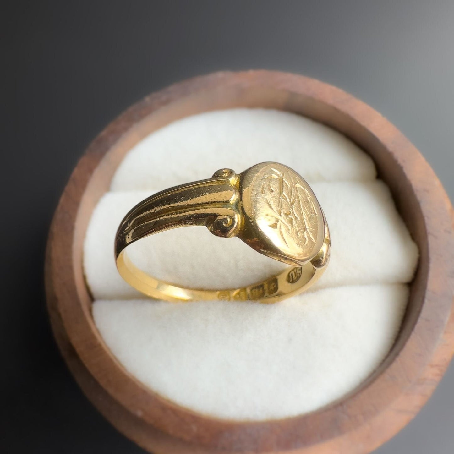 Faboulous 18k | 18ct Yellow Gold | Antique Victorian | Solid Gold Oval Signet Ring | Gypsy Ring | Band Ring | English Hallmarks