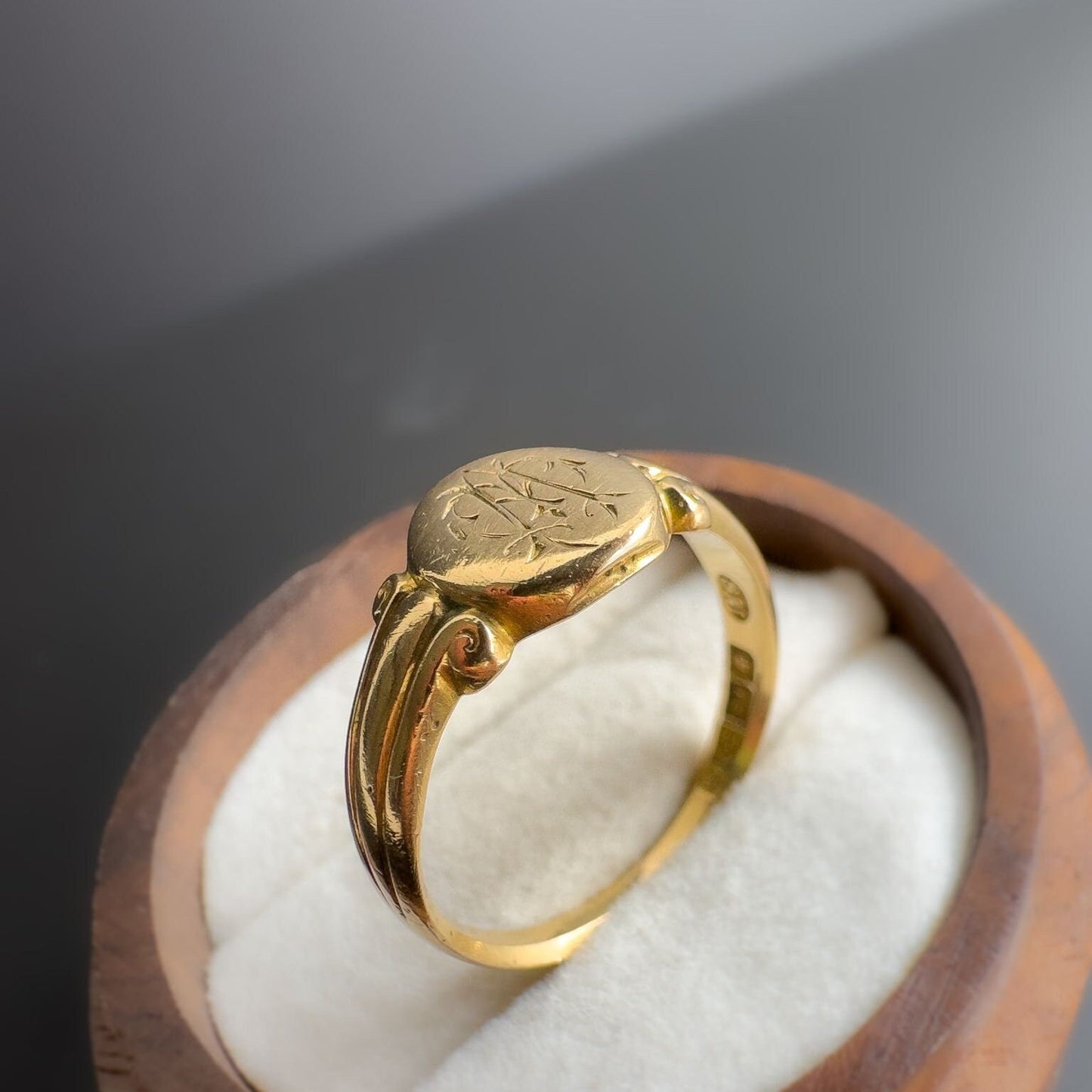 Faboulous 18k | 18ct Yellow Gold | Antique Victorian | Solid Gold Oval Signet Ring | Gypsy Ring | Band Ring | English Hallmarks