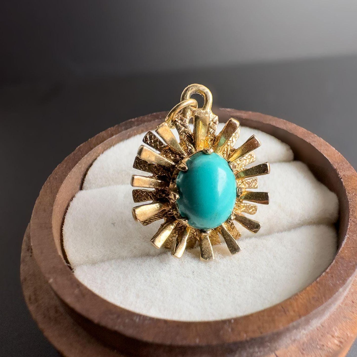 Very Unique | Vintage | 9ct | 9k Yellow Gold | Sun Burst Oval Turquoise Pendant | Textured Layered Gold Sun Ray Pendant |