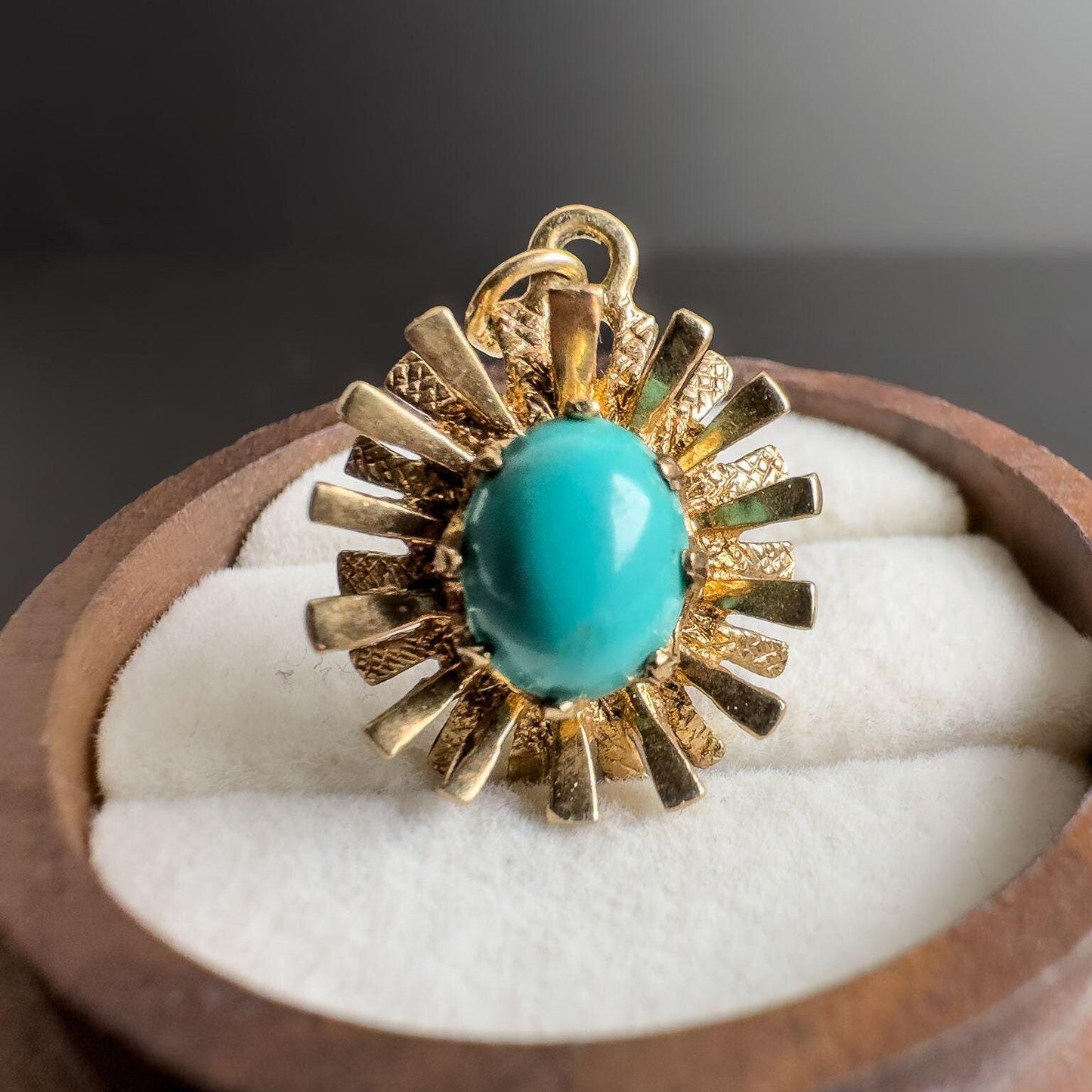 Very Unique | Vintage | 9ct | 9k Yellow Gold | Sun Burst Oval Turquoise Pendant | Textured Layered Gold Sun Ray Pendant |