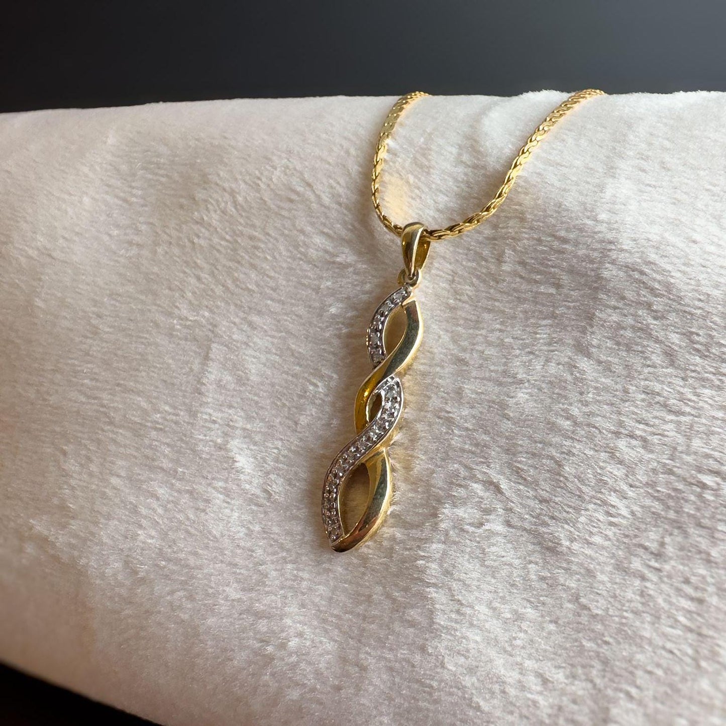 9ct | 9k Yellow Gold | Infinity Style Diamond Twist Drop Pendant | Hallmarked |