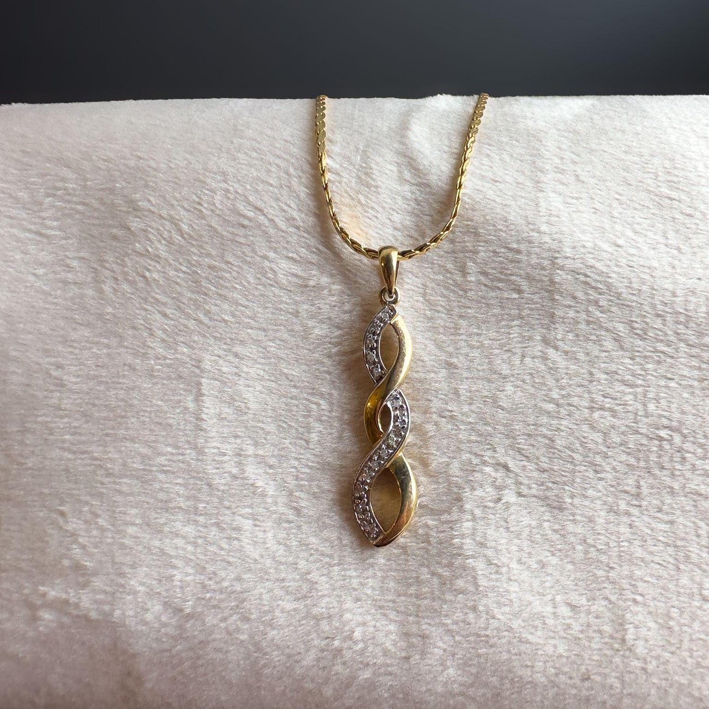 9ct | 9k Yellow Gold | Infinity Style Diamond Twist Drop Pendant | Hallmarked |