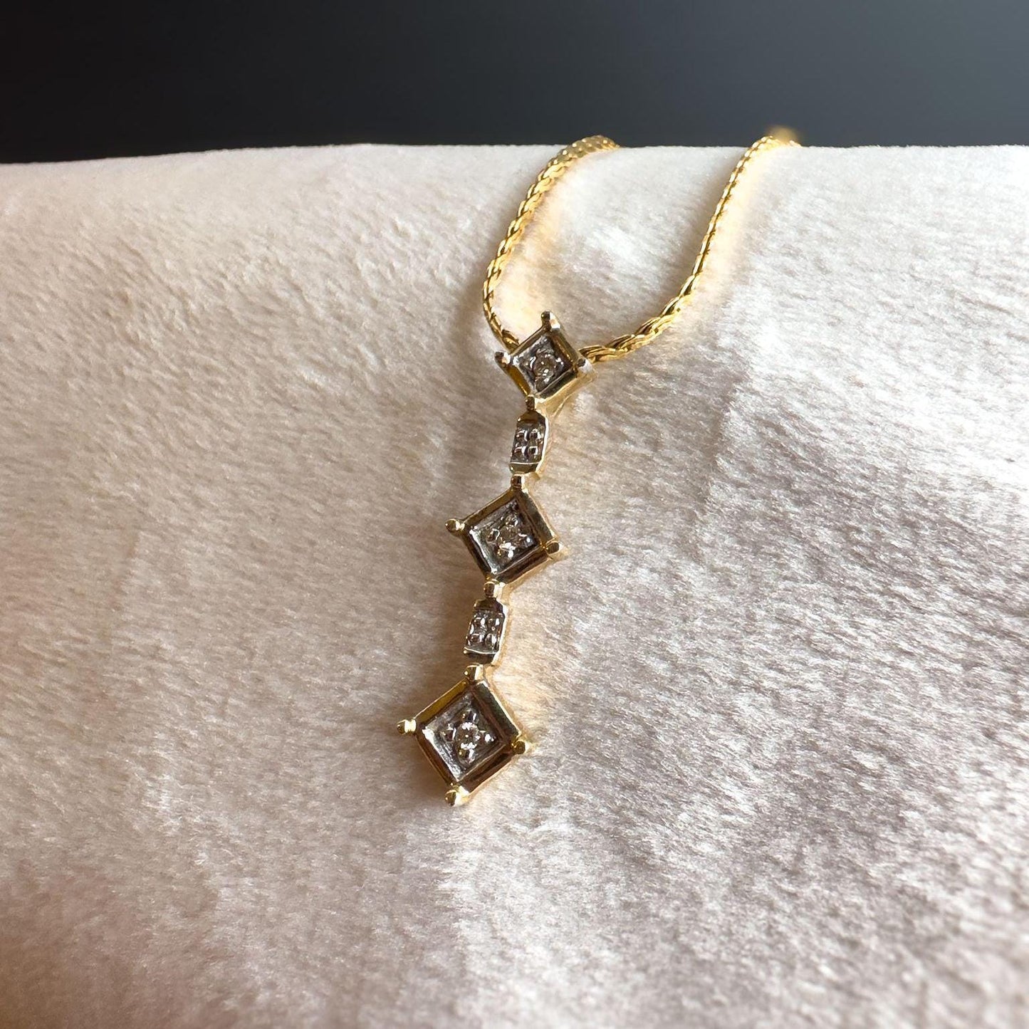 9ct | 9k Gold | Vintage | Graduated Rhombus Shaped Diamond Bar Drop Pendant | Hallmarked |