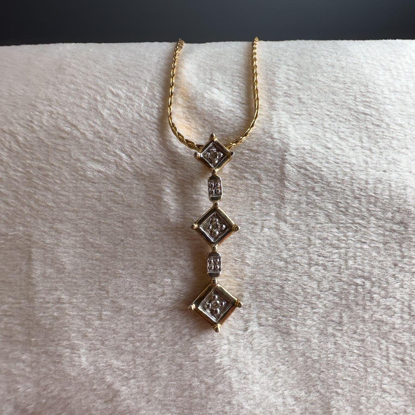 9ct | 9k Gold | Vintage | Graduated Rhombus Shaped Diamond Bar Drop Pendant | Hallmarked |