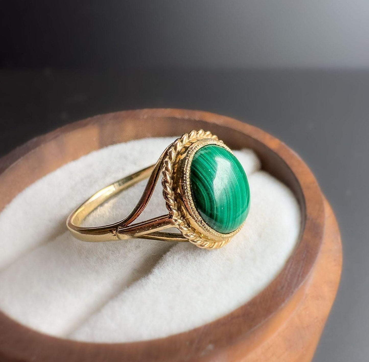 9ct | 9k Gold | Vintage | Malachite Cabochon Statement Ring | Birmingham Hallmark | UK size O |