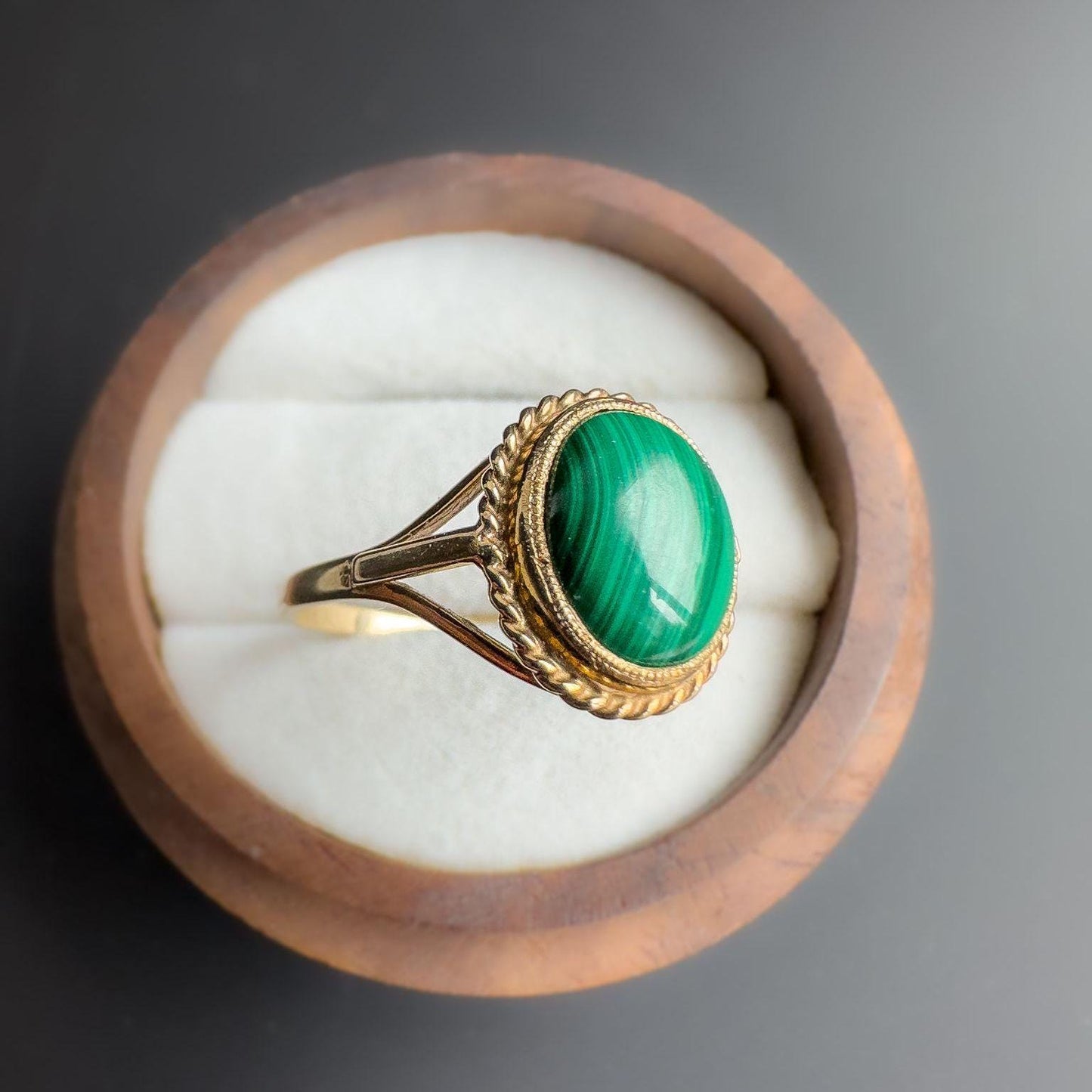 9ct | 9k Gold | Vintage | Malachite Cabochon Statement Ring | Birmingham Hallmark | UK size O |