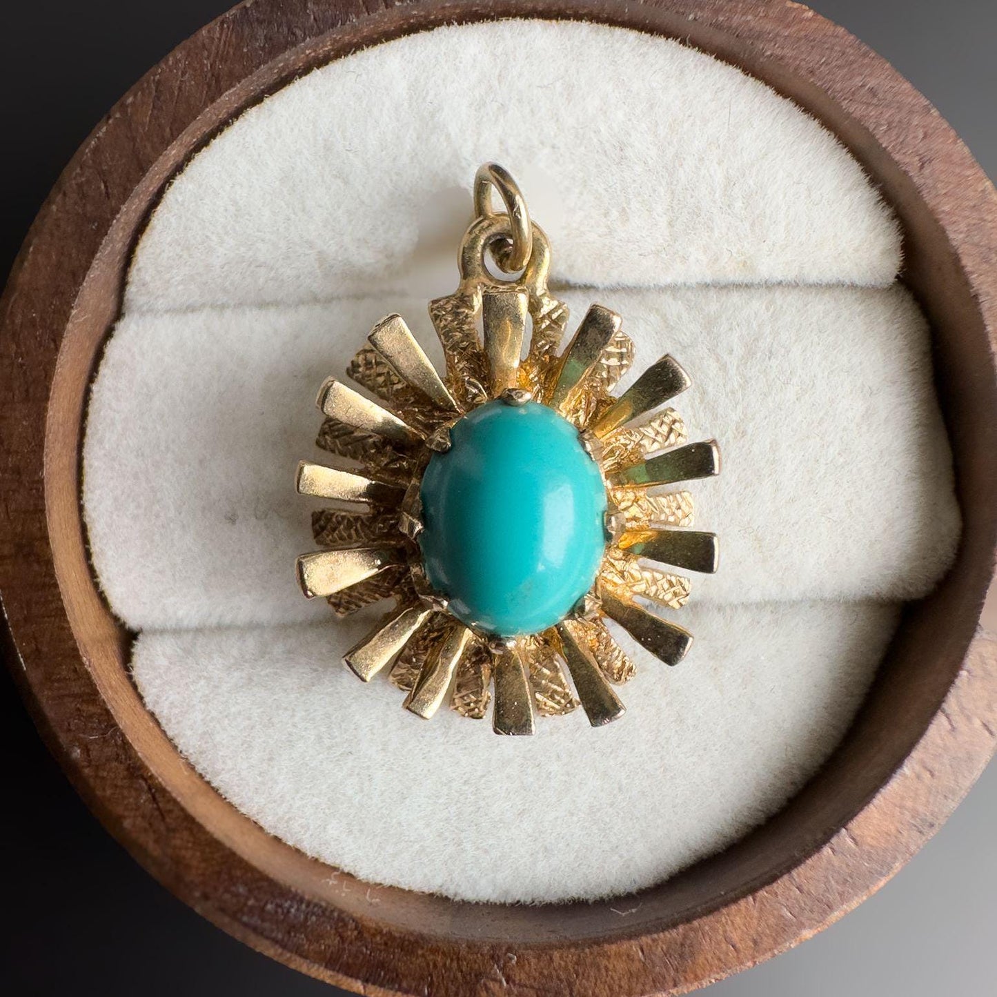 Very Unique | Vintage | 9ct | 9k Yellow Gold | Sun Burst Oval Turquoise Pendant | Textured Layered Gold Sun Ray Pendant |