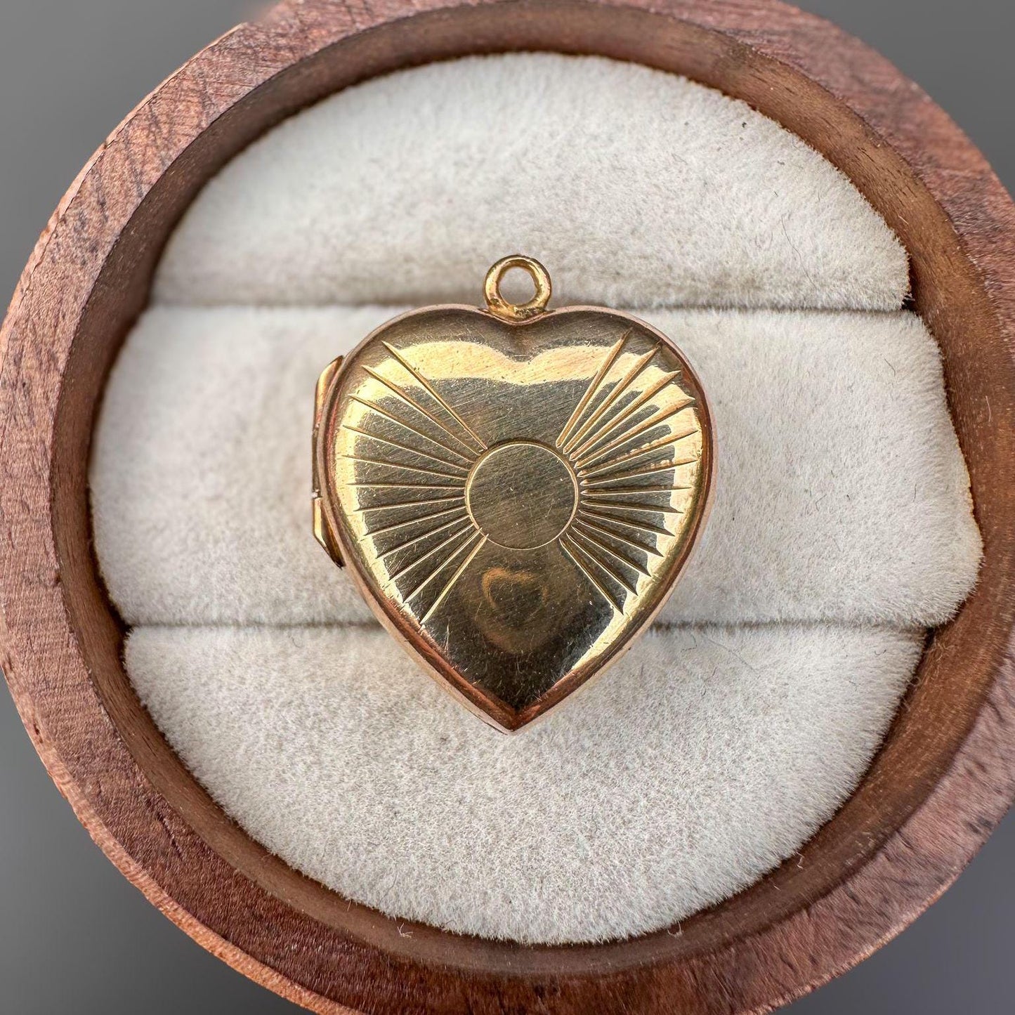 A Very Charming | Vintage | 9ct | 9k Yellow Gold Front & Back | Love Heart Locket Pendant | Drop Pendant | Beautifuly Engraved Pattern |