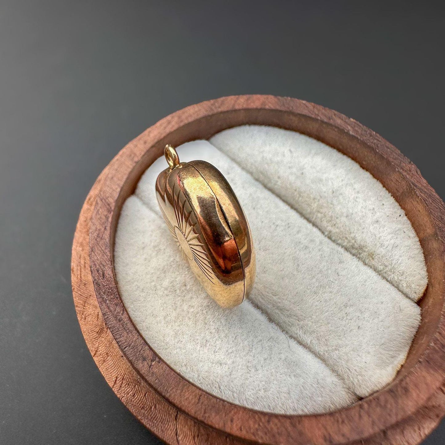 A Very Charming | Vintage | 9ct | 9k Yellow Gold Front & Back | Love Heart Locket Pendant | Drop Pendant | Beautifuly Engraved Pattern |