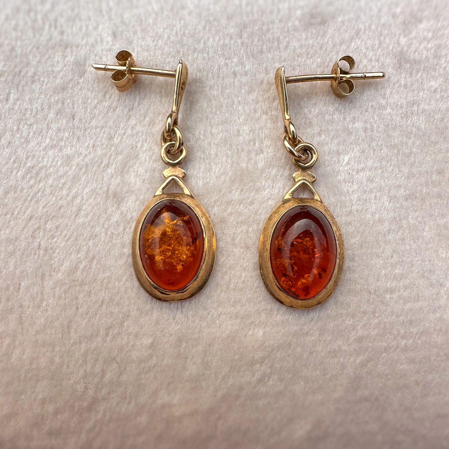 Gorgeous | Vintage | 9ct | 9k Gold | Baltic Amber drop butterfly back Earrings |