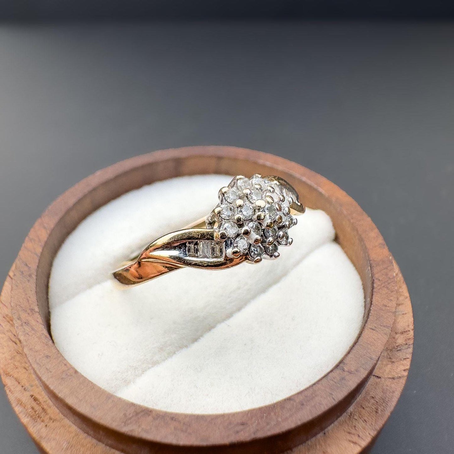 A Very Sparkly | 9ct | 9k Gold | Vintage | Diamond Cluster Ring With Diamond Set Twist Shoulders | English Hallmarks | UK T 1/2 - US 9.75 |