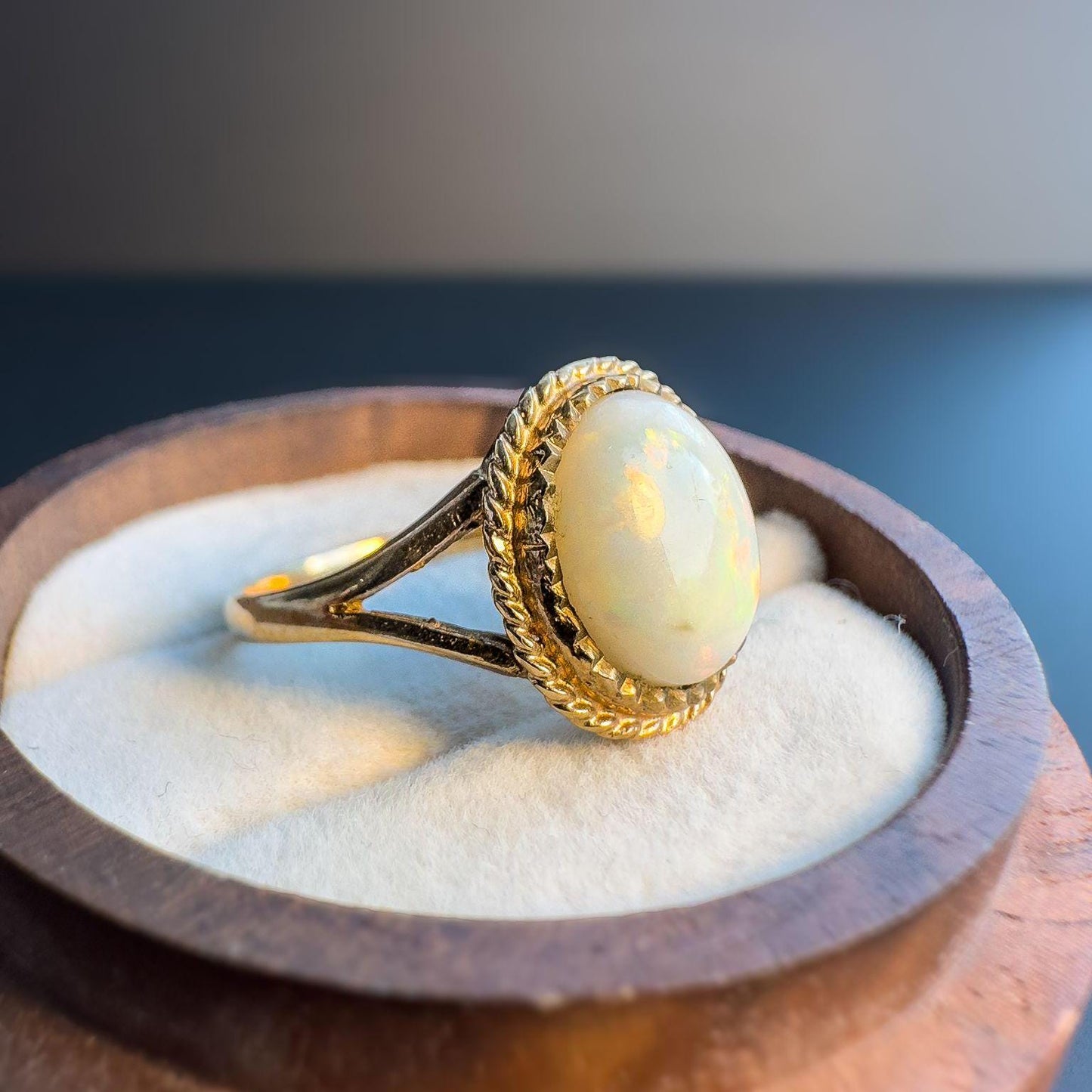 Gorgeous 90s Vintage | 9ct | 9k Gold Opal Ring | Classic Oval Cabochon with Twisted Rope Detail | Statement Ring | English Hallmarks |