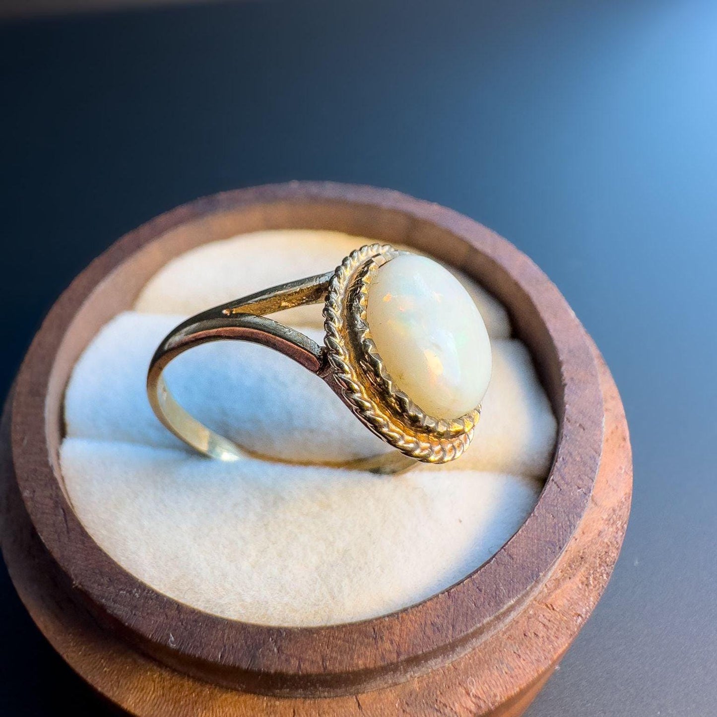 Gorgeous 90s Vintage | 9ct | 9k Gold Opal Ring | Classic Oval Cabochon with Twisted Rope Detail | Statement Ring | English Hallmarks |