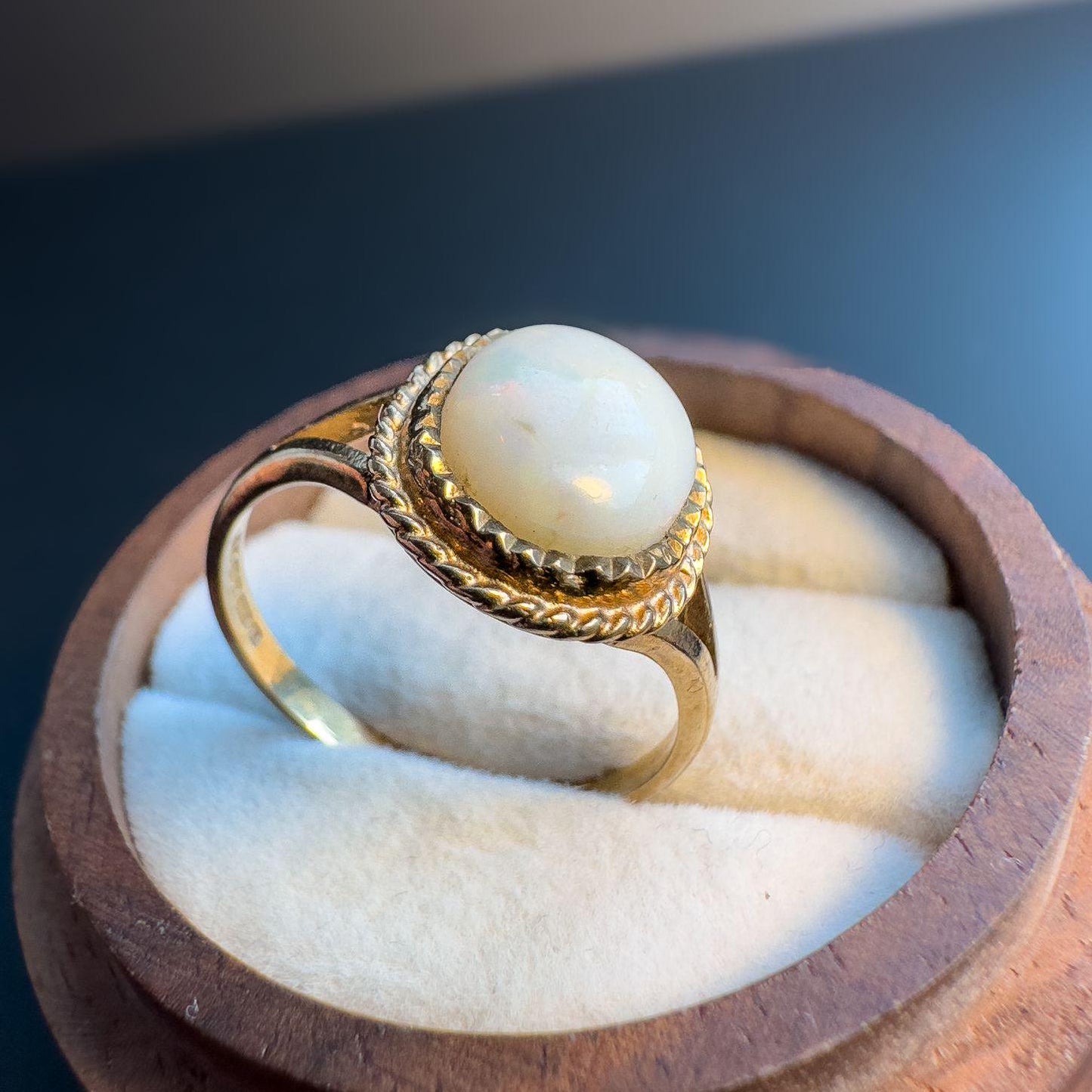 Gorgeous 90s Vintage | 9ct | 9k Gold Opal Ring | Classic Oval Cabochon with Twisted Rope Detail | Statement Ring | English Hallmarks |