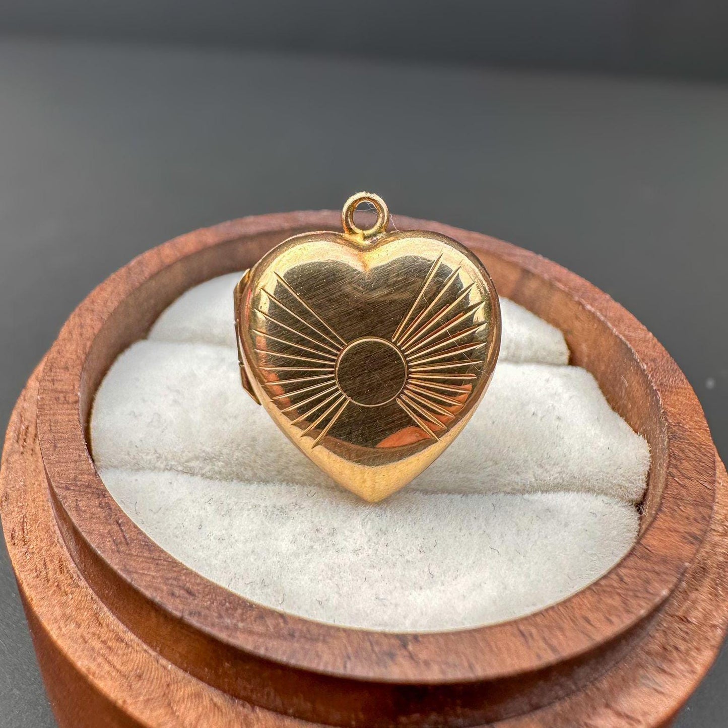 A Very Charming | Vintage | 9ct | 9k Yellow Gold Front & Back | Love Heart Locket Pendant | Drop Pendant | Beautifuly Engraved Pattern |