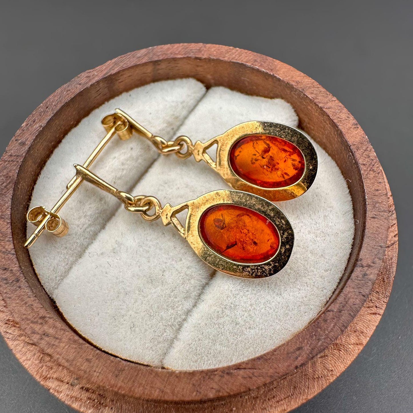 Gorgeous | Vintage | 9ct | 9k Gold | Baltic Amber drop butterfly back Earrings |