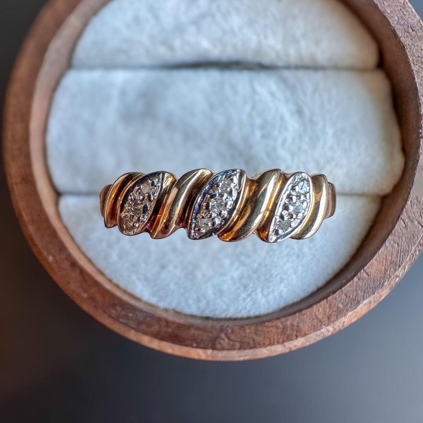 Elegant | 9ct | 9k Gold | Diamond Band Ring Twisted Design with Sparkling Diamond Accents | English Hallmarks | UK P - US 7.75 Resizable |