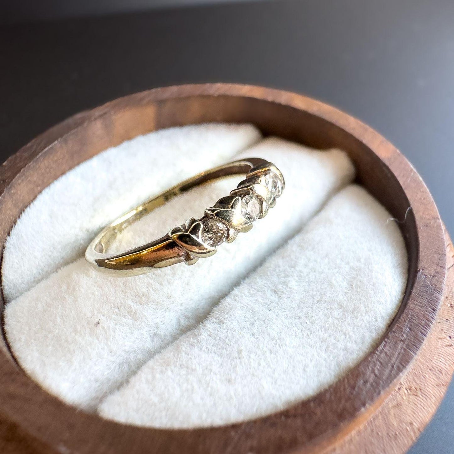 Vintage | 9ct | 9k White Gold Diamond Band Ring Elegant Three-Stone Design | English Hallmarks | UK K 1/2 - US 5.5 | Resizable |
