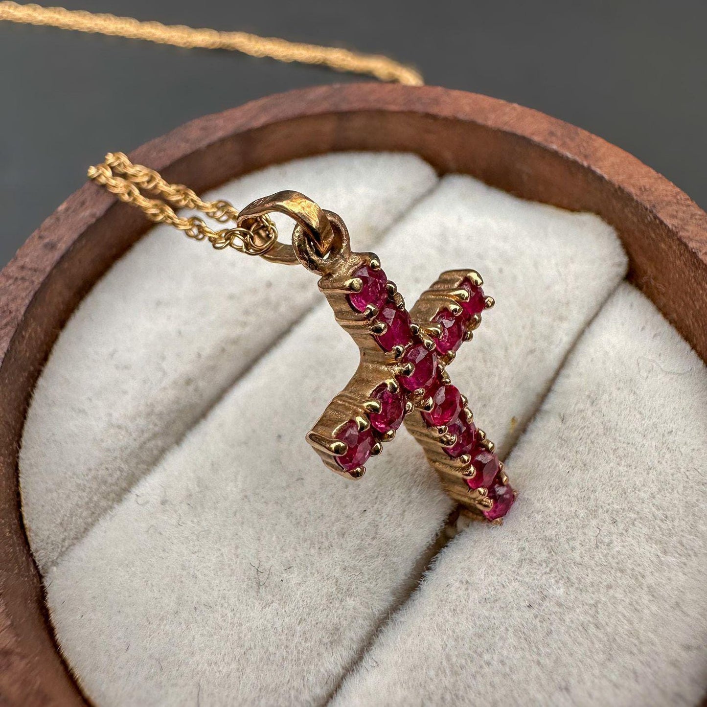 Very Pretty | Vintage | 9ct | 9k Gold | Ruby Cross Pendant & Fine Chain link Necklace Set | Pendant Necklaces | Hallmarked | 44cm-18inch |