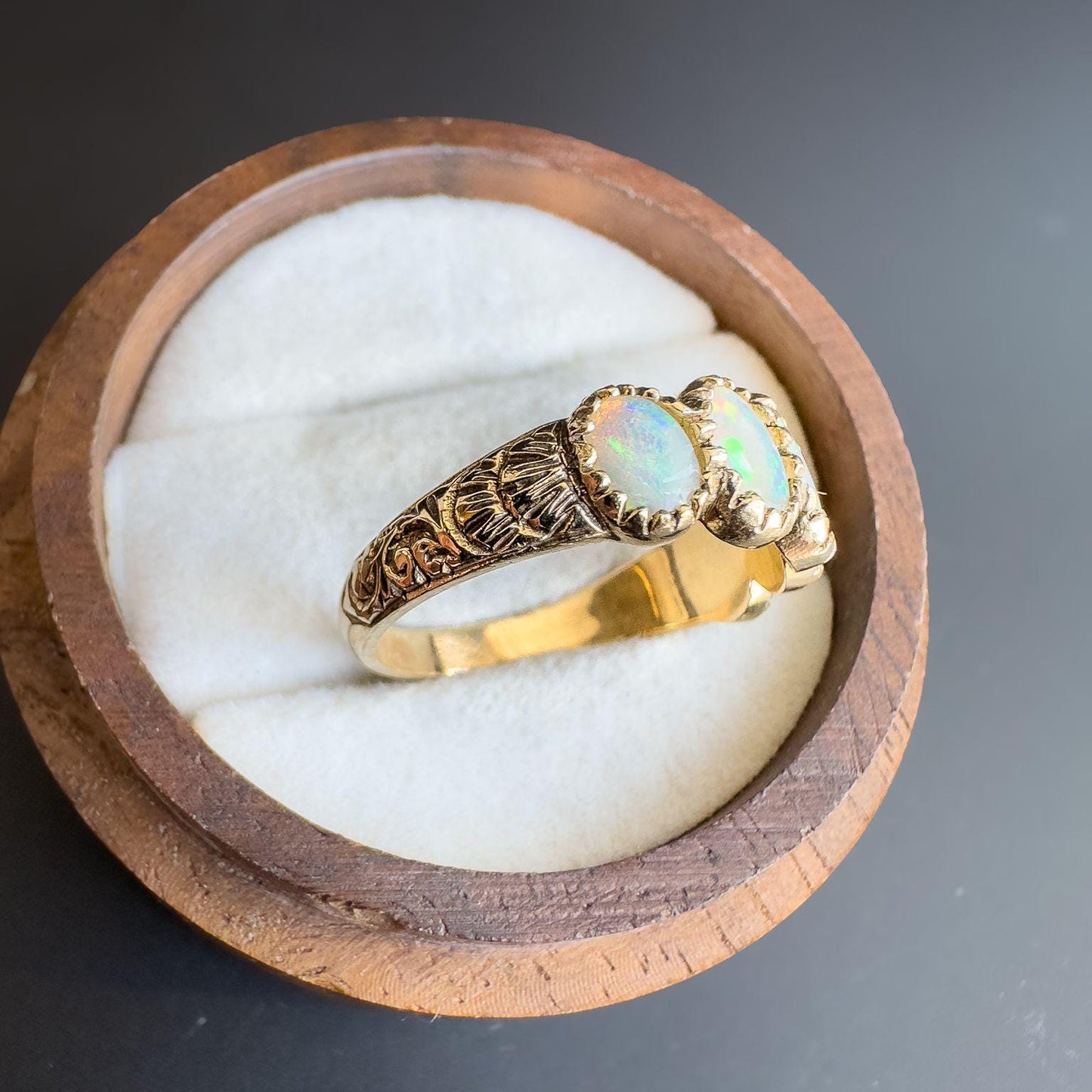 Vintage 9ct Gold Opal 5 Stone Ring | Stunning Opal Band | Unique October Birthstone Gift | English Hallmarks | UK O - US 7.25 | Resizable