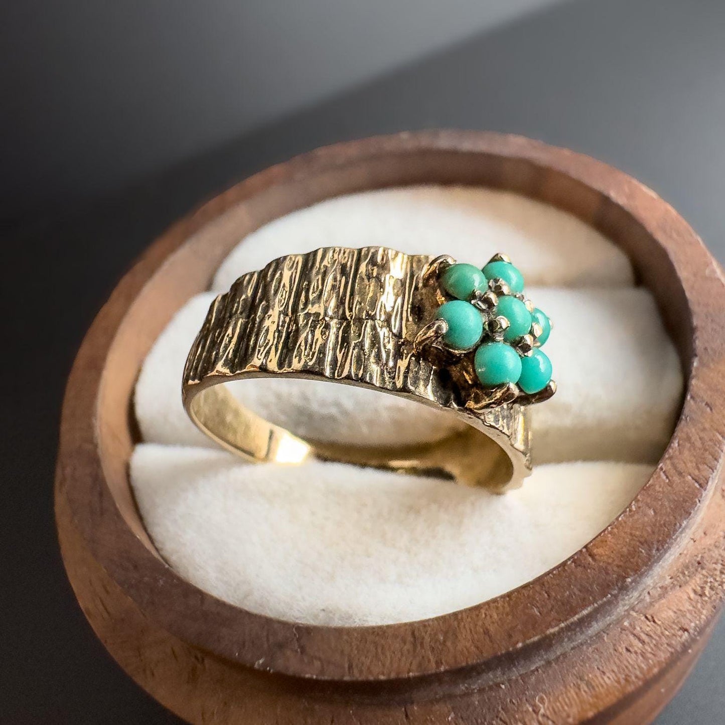Vintage | 9ct | 9k Gold Turquoise Cluster Ring | Textured Bark Effect Band with Turquoise Flower Design | UK O - US 7.25 | Resizable