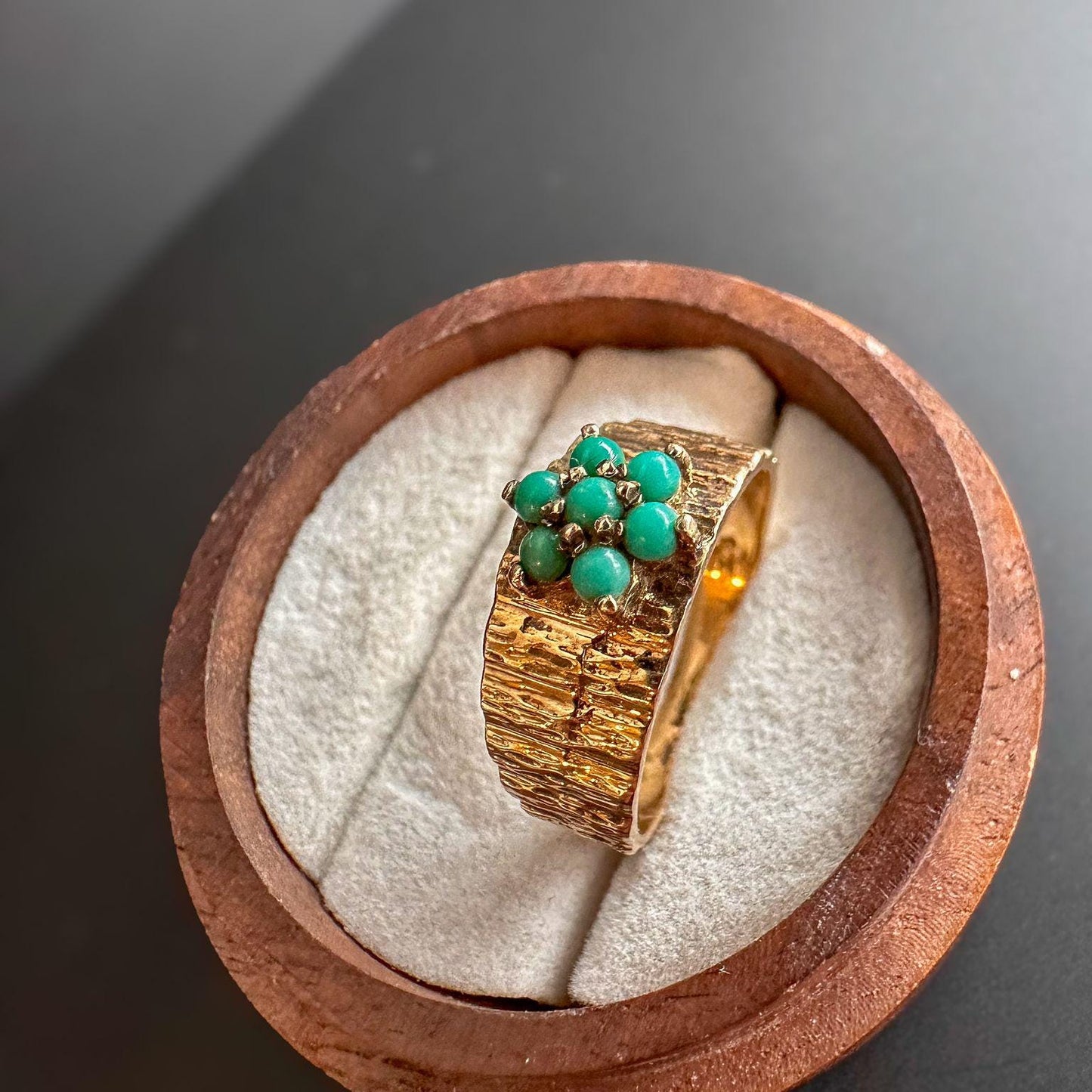 Vintage | 9ct | 9k Gold Turquoise Cluster Ring | Textured Bark Effect Band with Turquoise Flower Design | UK O - US 7.25 | Resizable